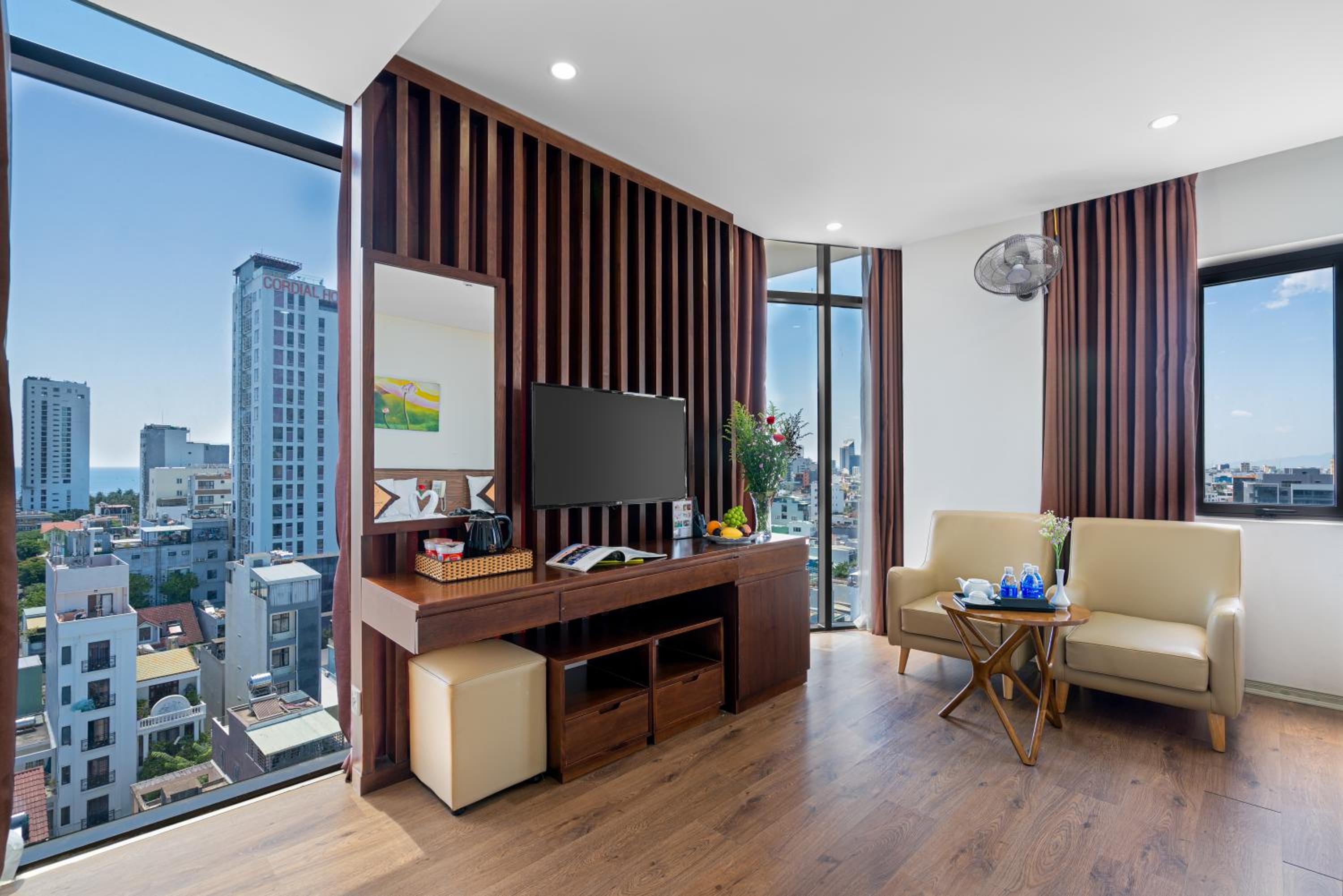 Diamond Hotel DN - by BAY LUXURY view 3