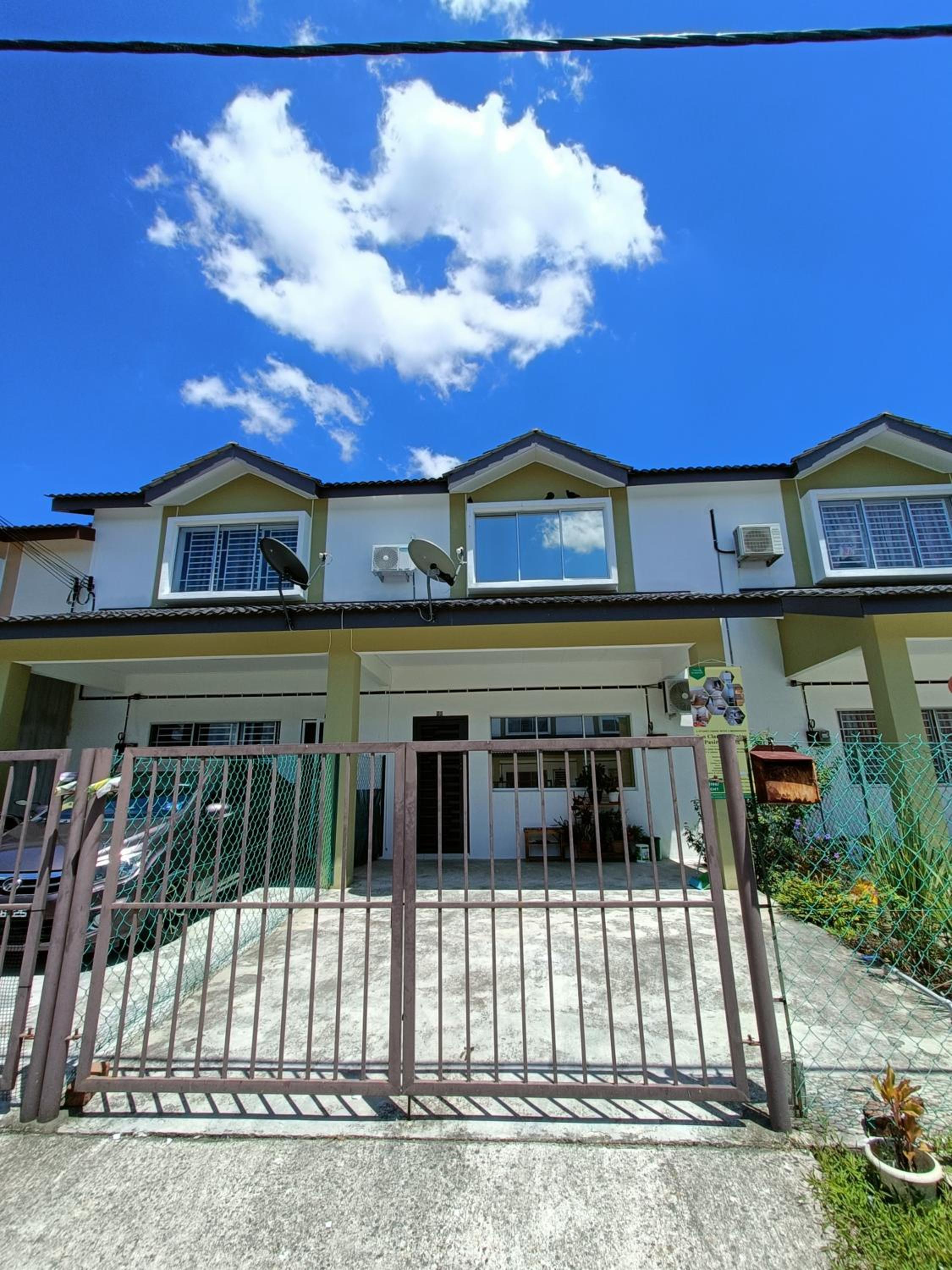 Zen Clan Homestay Scientex with wifi, aircond, water heater photo 5