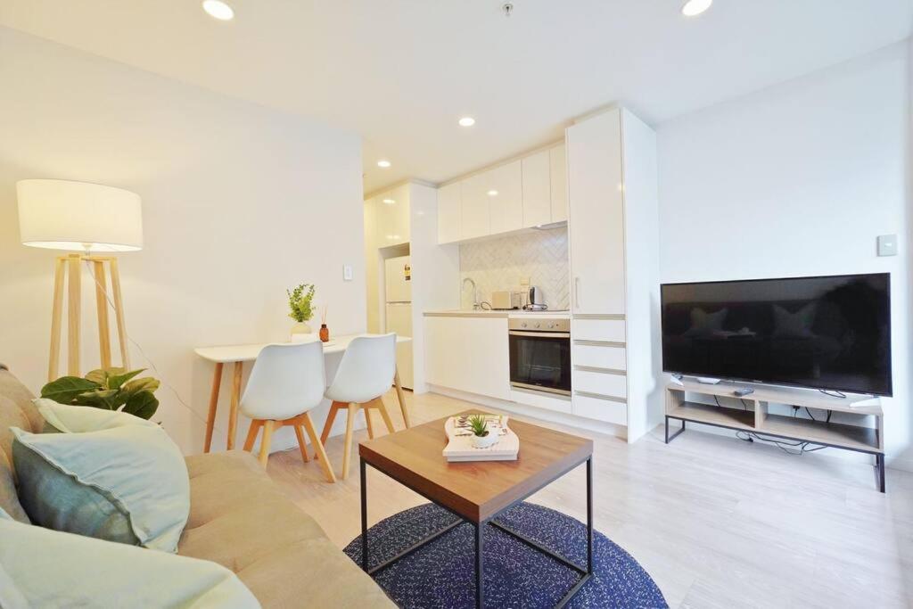 Central Auckland Cozy 1-bedroom with Pool&Sauna view 2