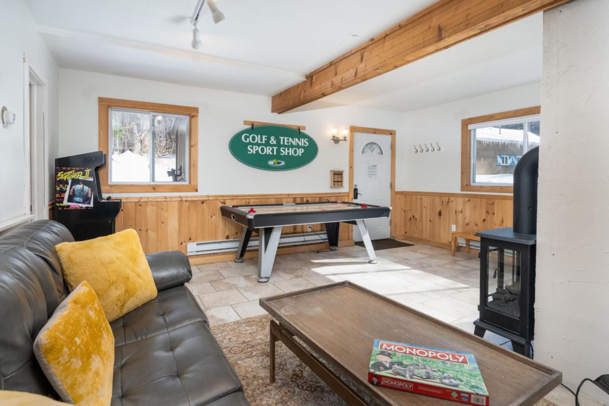 HappyCub- AC, Hot Tub, Fire Pit, Game Room! view 4
