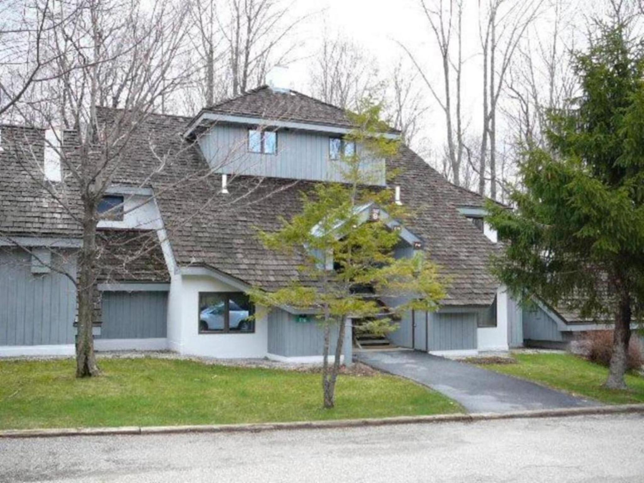 Hotel Firbear - Hot Tub, Pool, Fireplace, Gym, New Reno