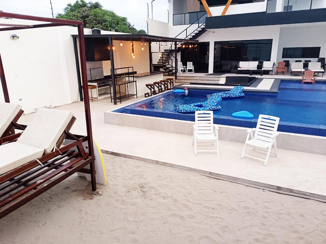 SunShine Tonsupa Beach House