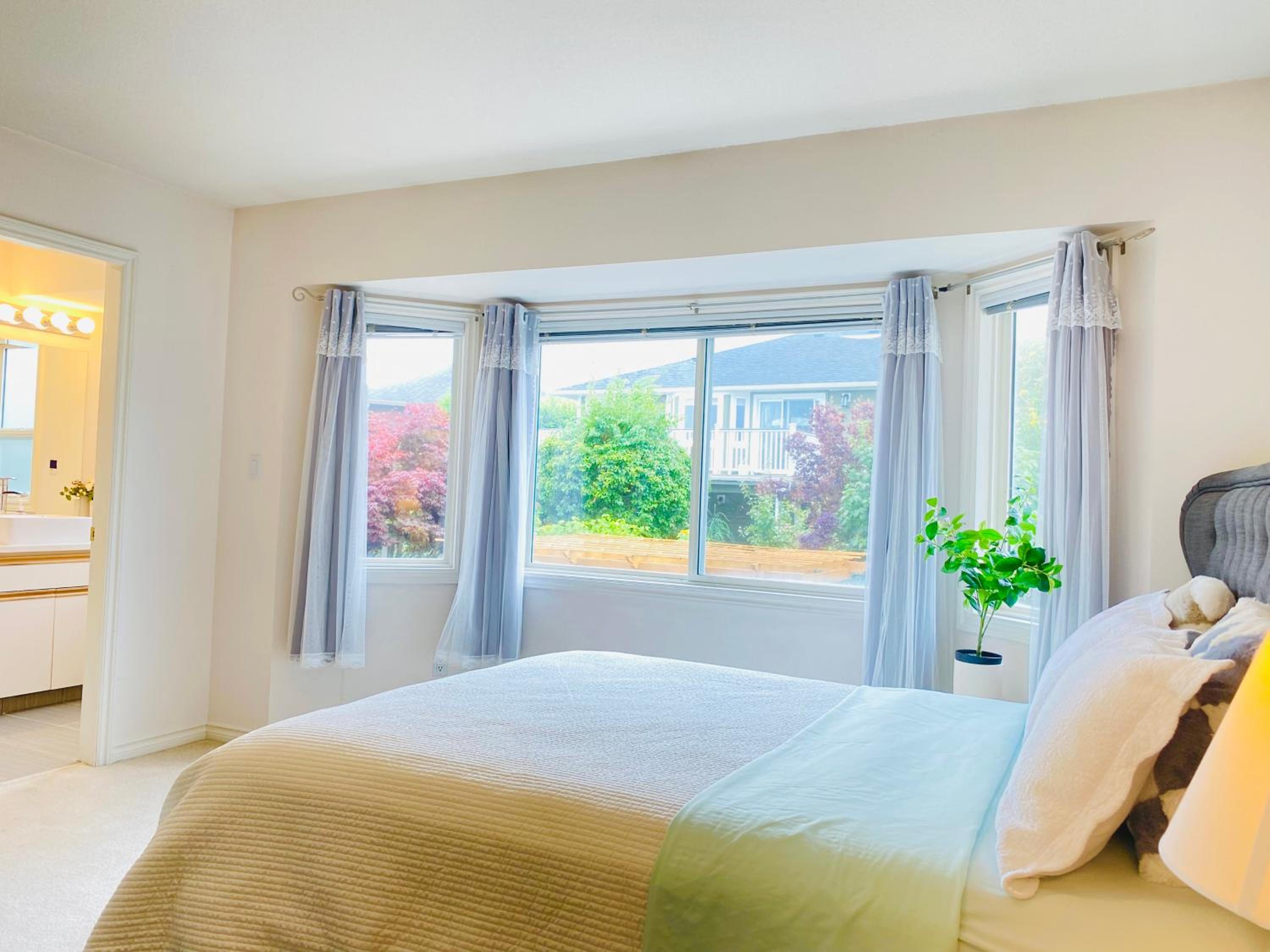 Ocean View Home Nanaimo