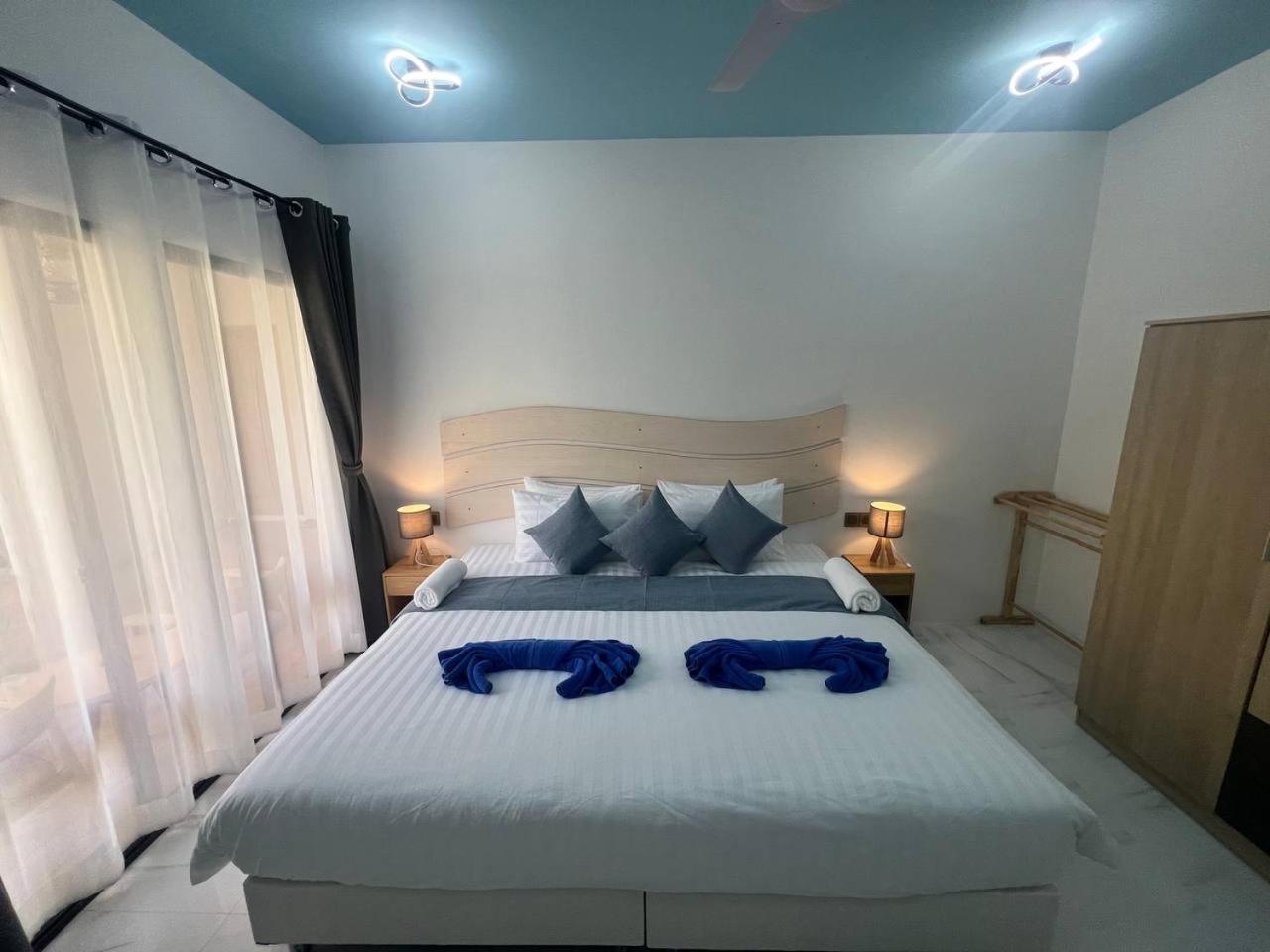 Infinity Beach Dhigurah