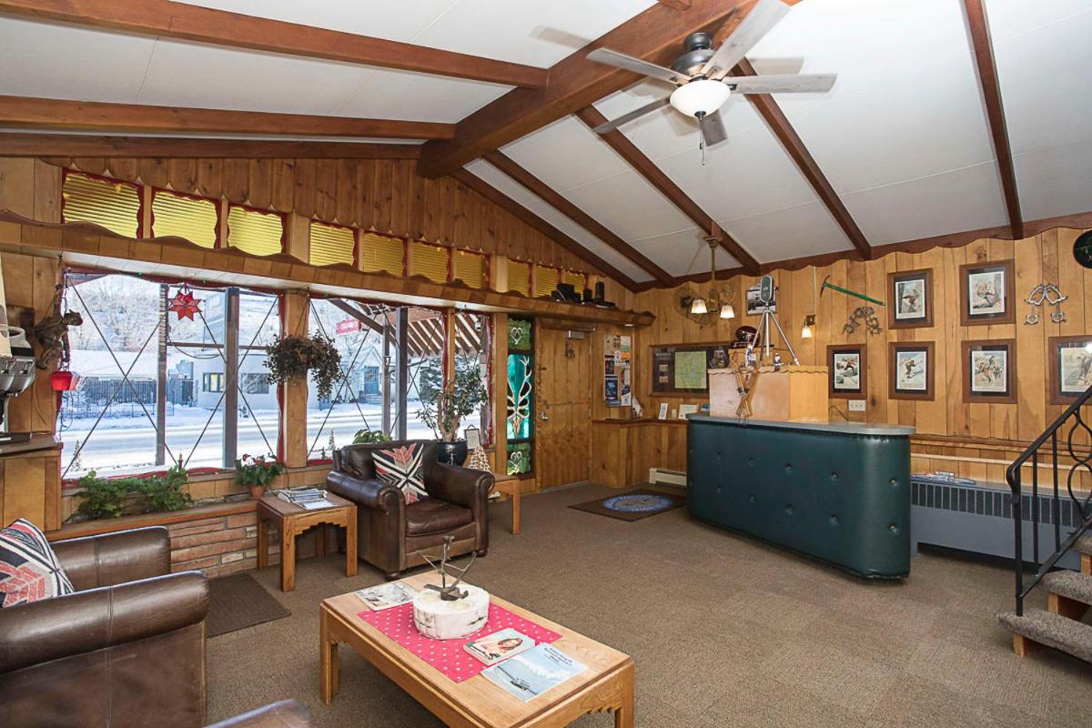 Yodeler Motel view 3