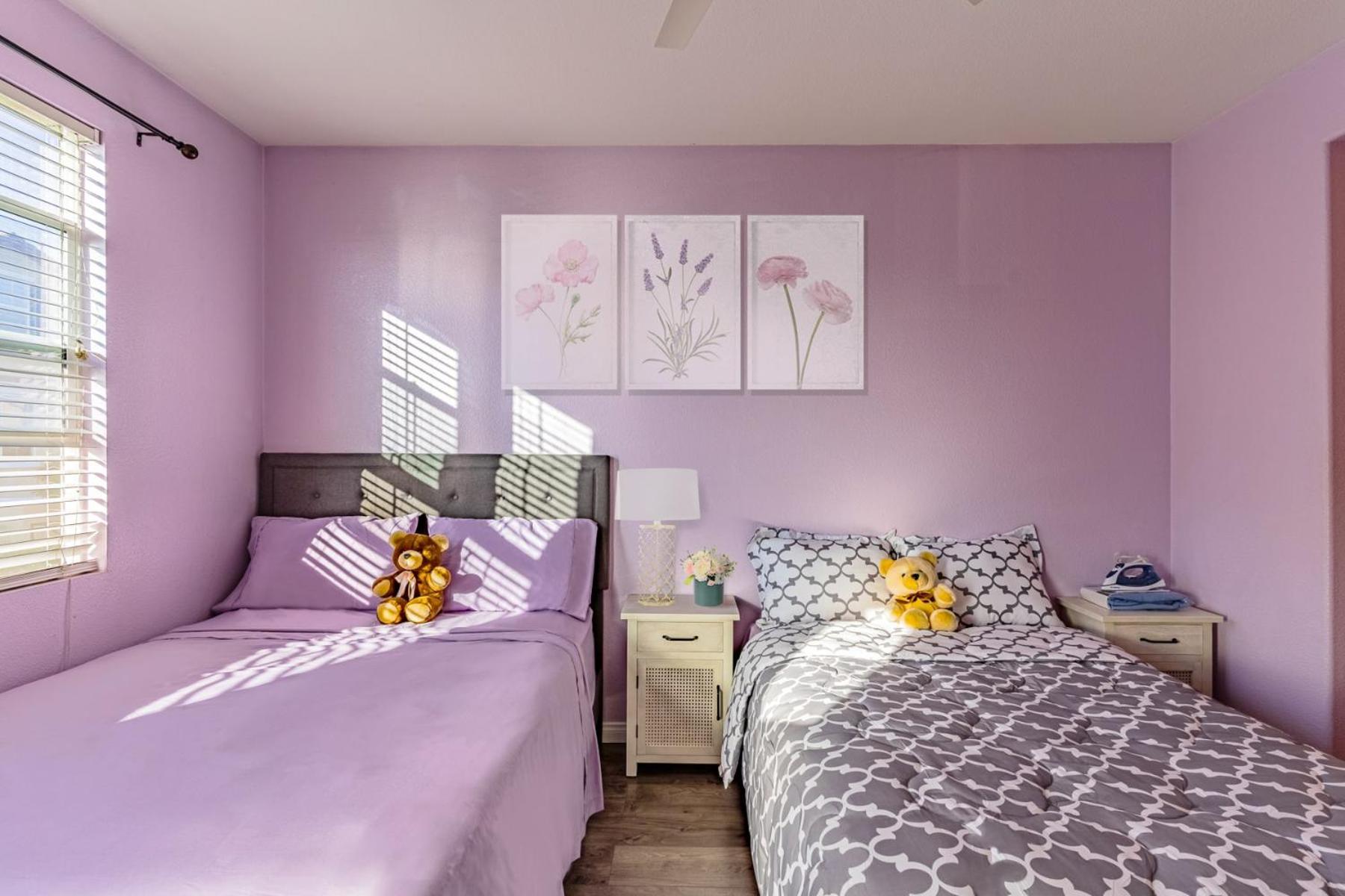 Entire Private 3-Bedroom Townhouse with Garage Parking near San Diego Gaslamp