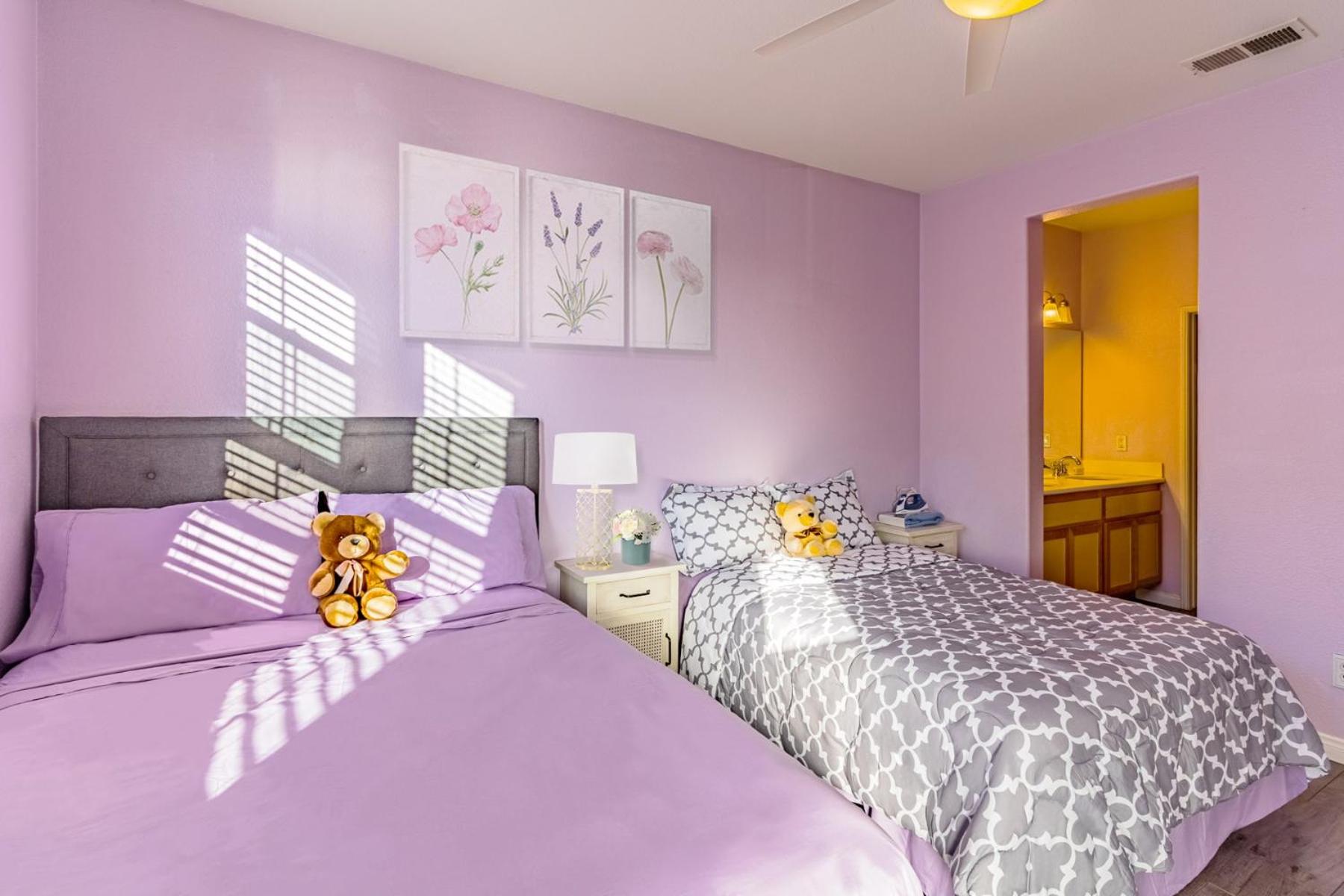 Entire Private 3-Bedroom Townhouse with Garage Parking near San Diego Gaslamp