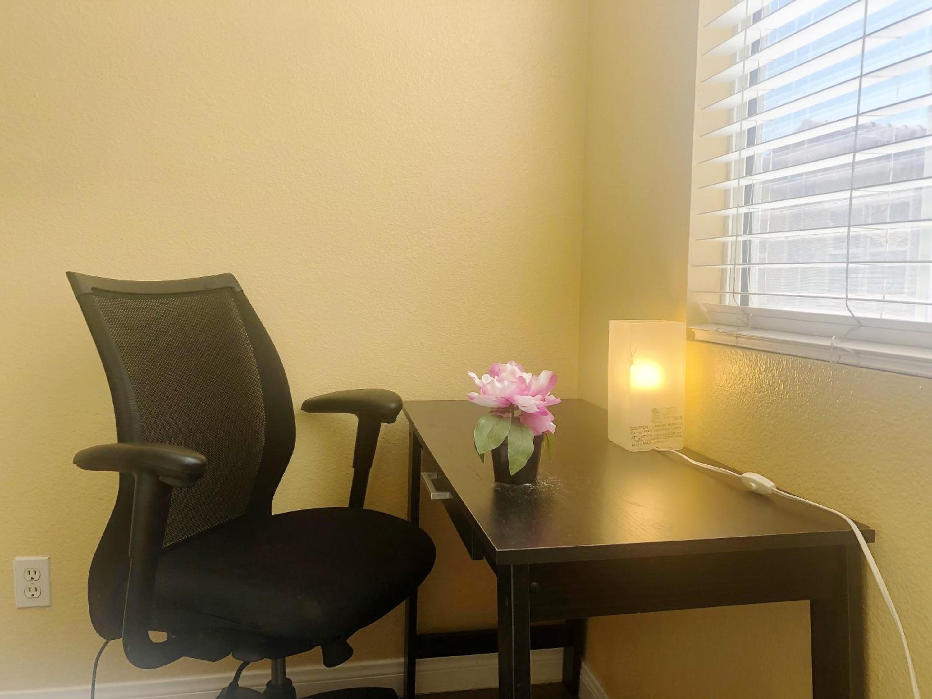 Entire Private 3-Bedroom Townhouse with Garage Parking near San Diego Gaslamp