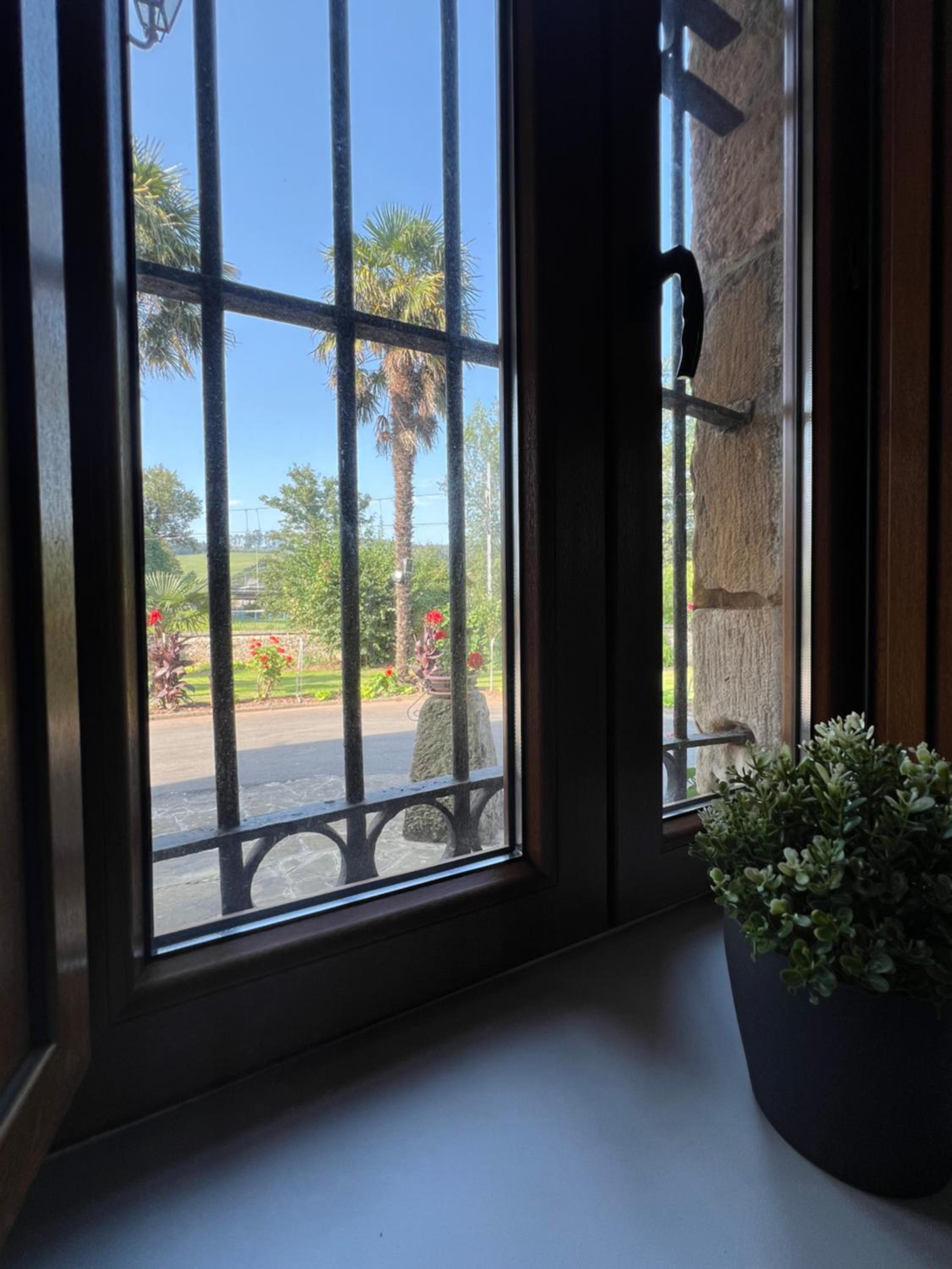 Villa Marta loft diáfano con jardín y aparcamiento en Villa histórica