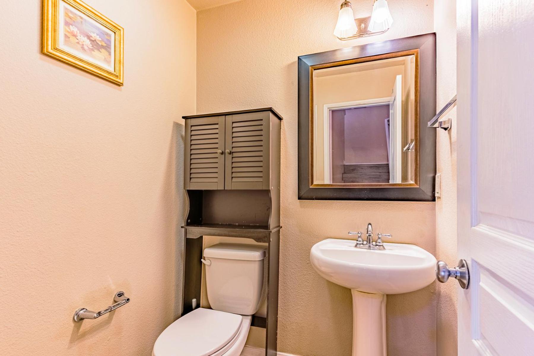 Entire Private 3-Bedroom Townhouse with Garage Parking near San Diego Gaslamp
