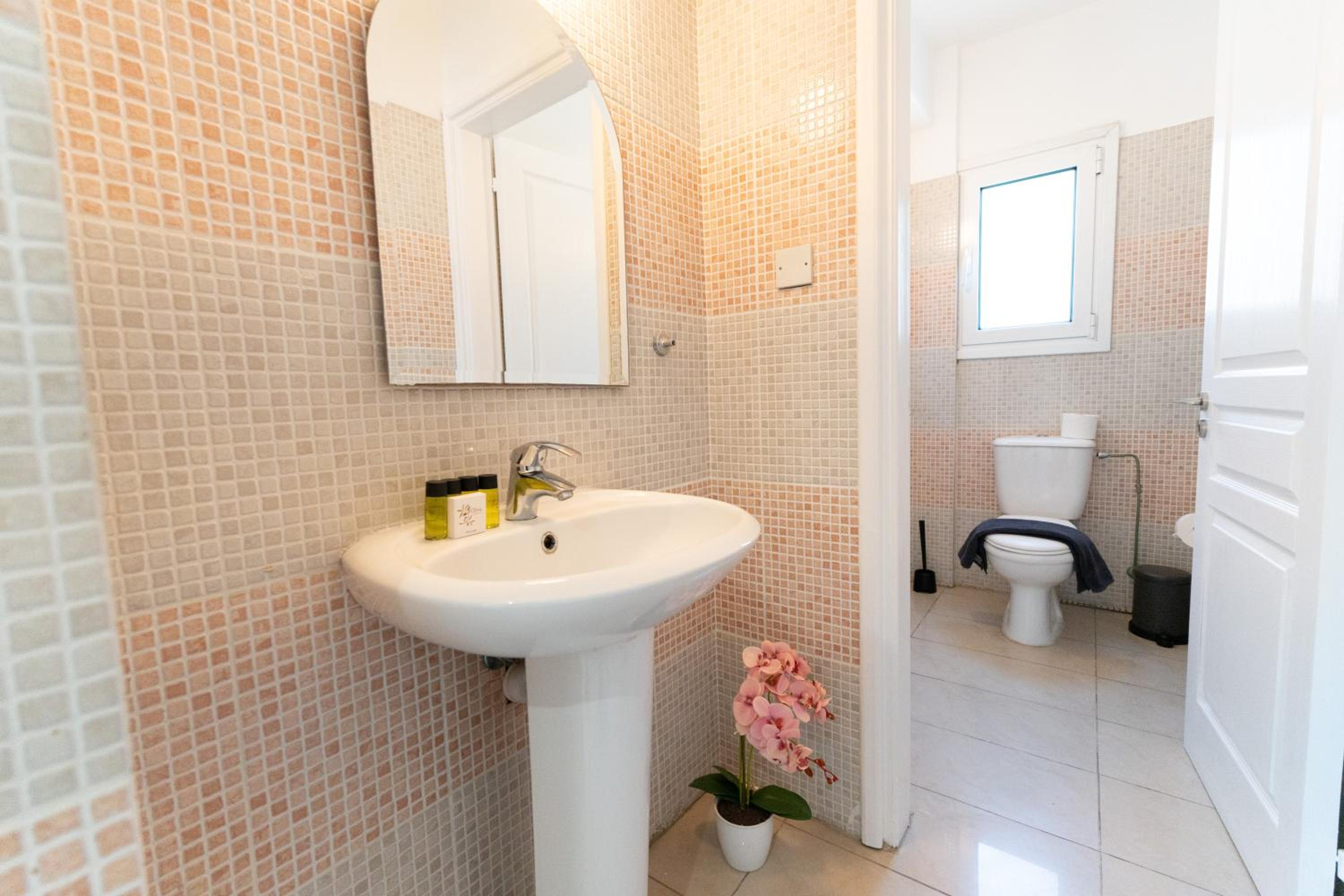 WealthyStays - Olympias 2BR Flat Nicosia Centre