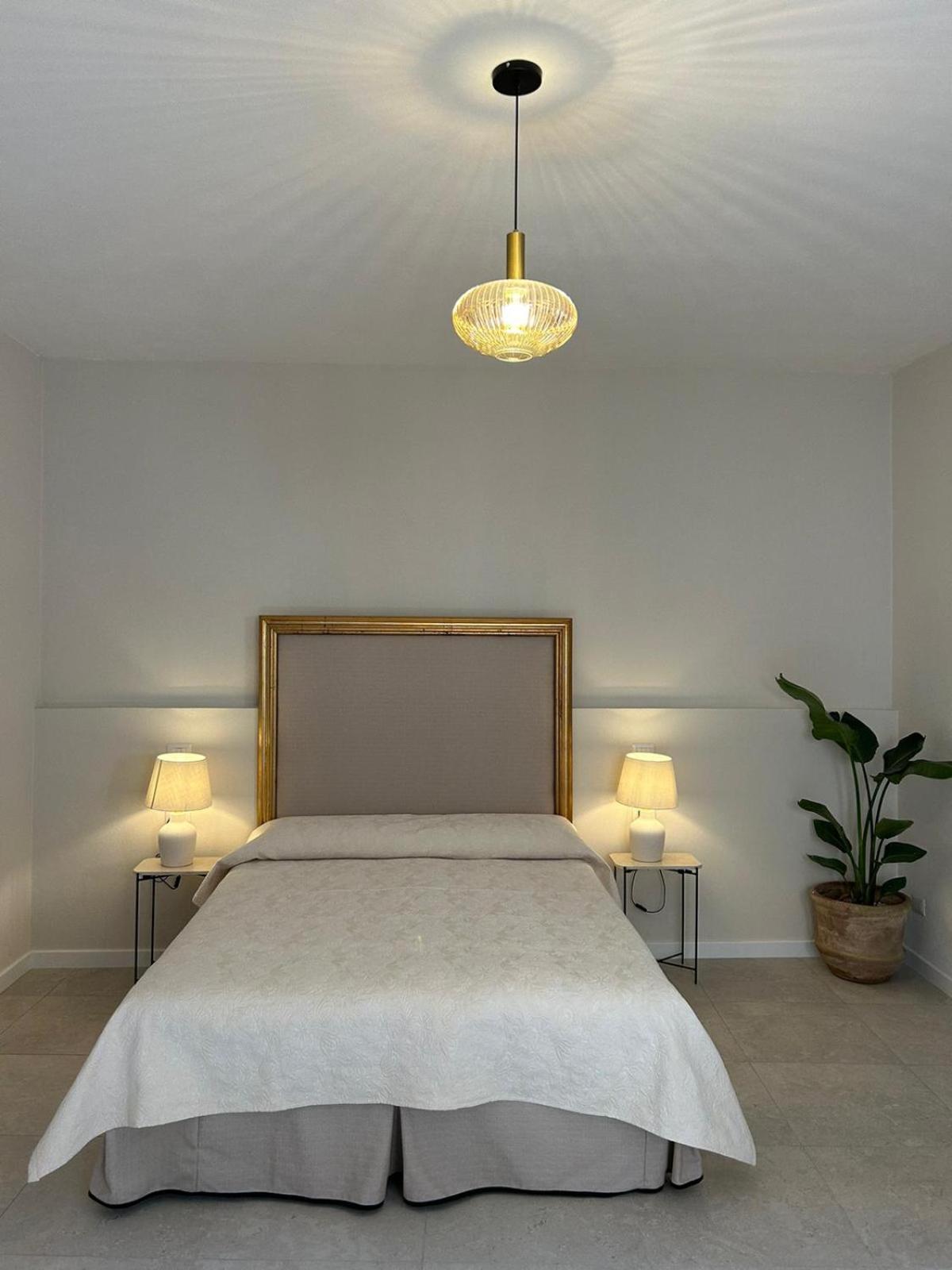 NOTUS Rooms en Noto — bedroom