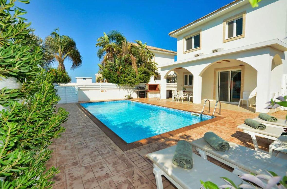 Hephaestus Family Villa, Ayia Triada Beach