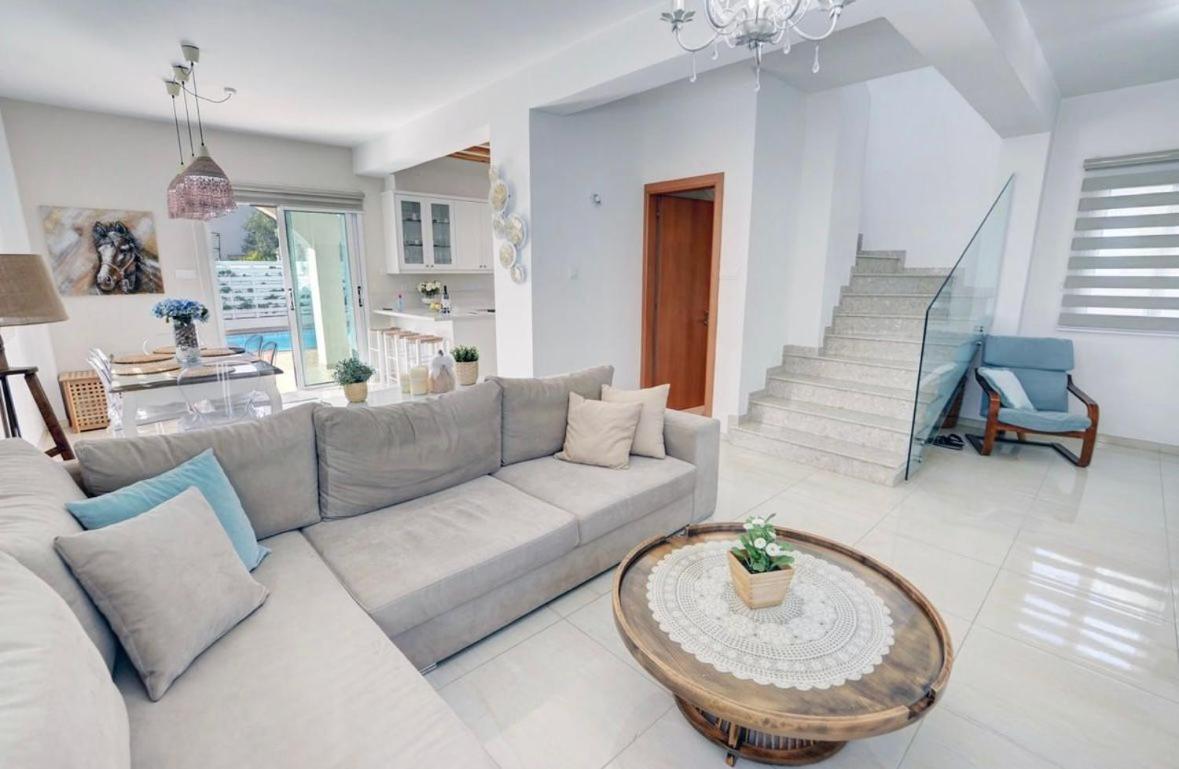 Hephaestus Family Villa, Ayia Triada Beach