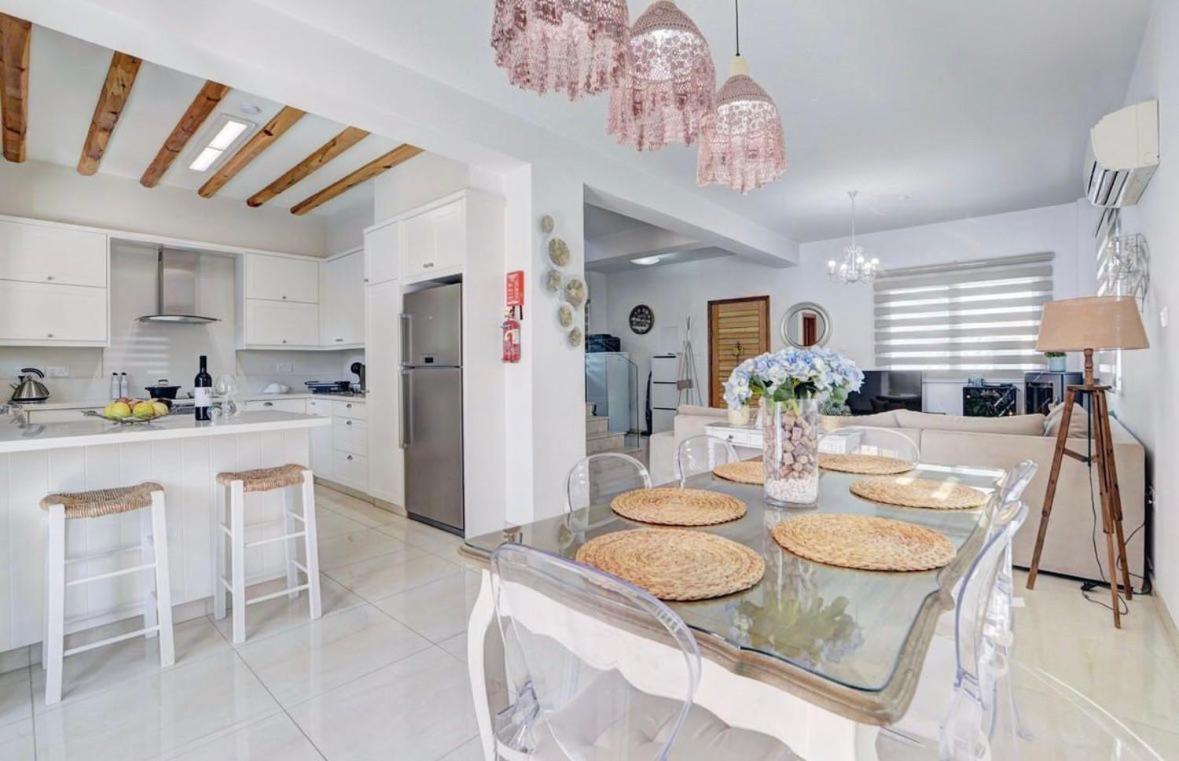 Hephaestus Family Villa, Ayia Triada Beach