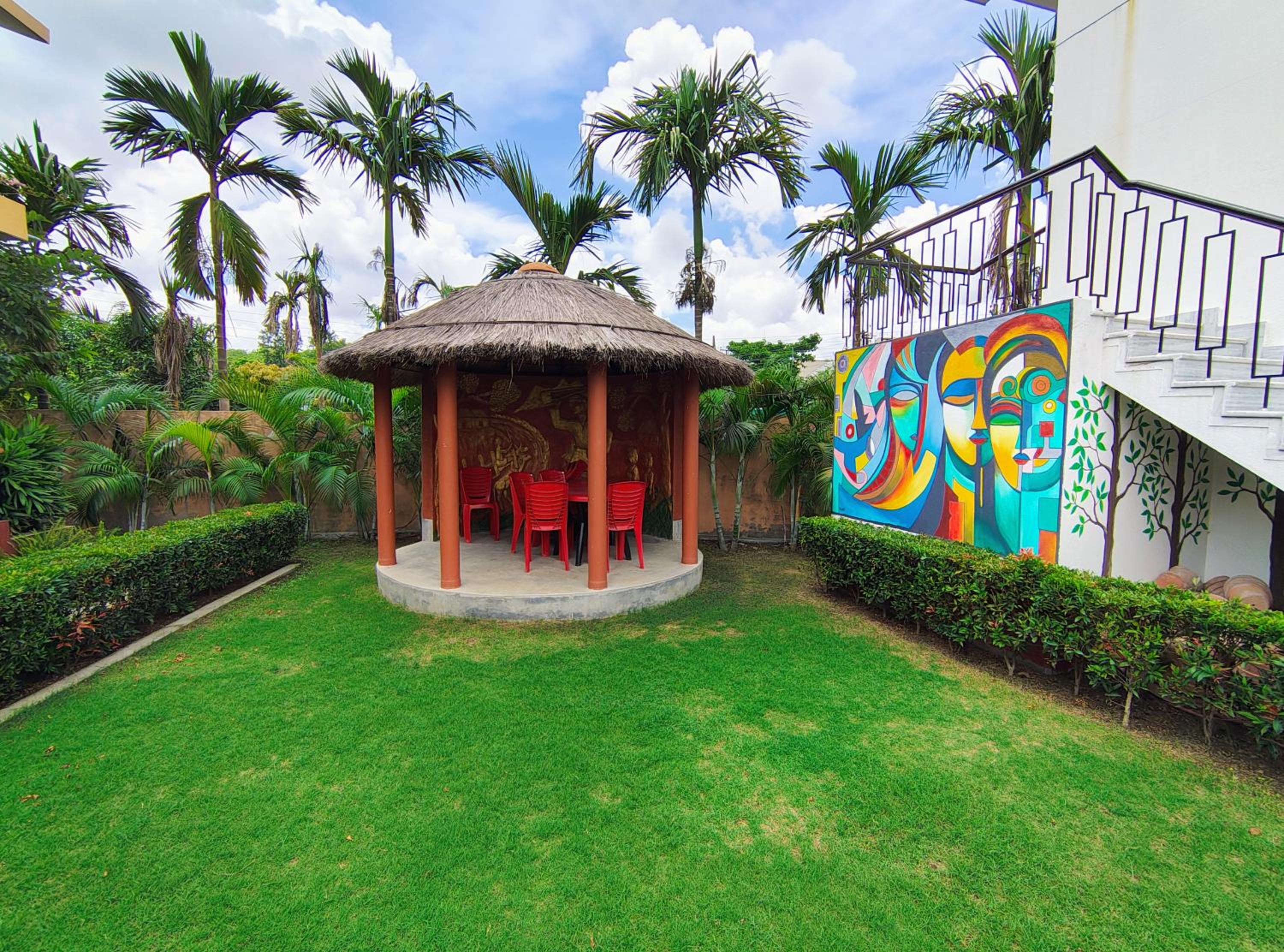 Photo 77