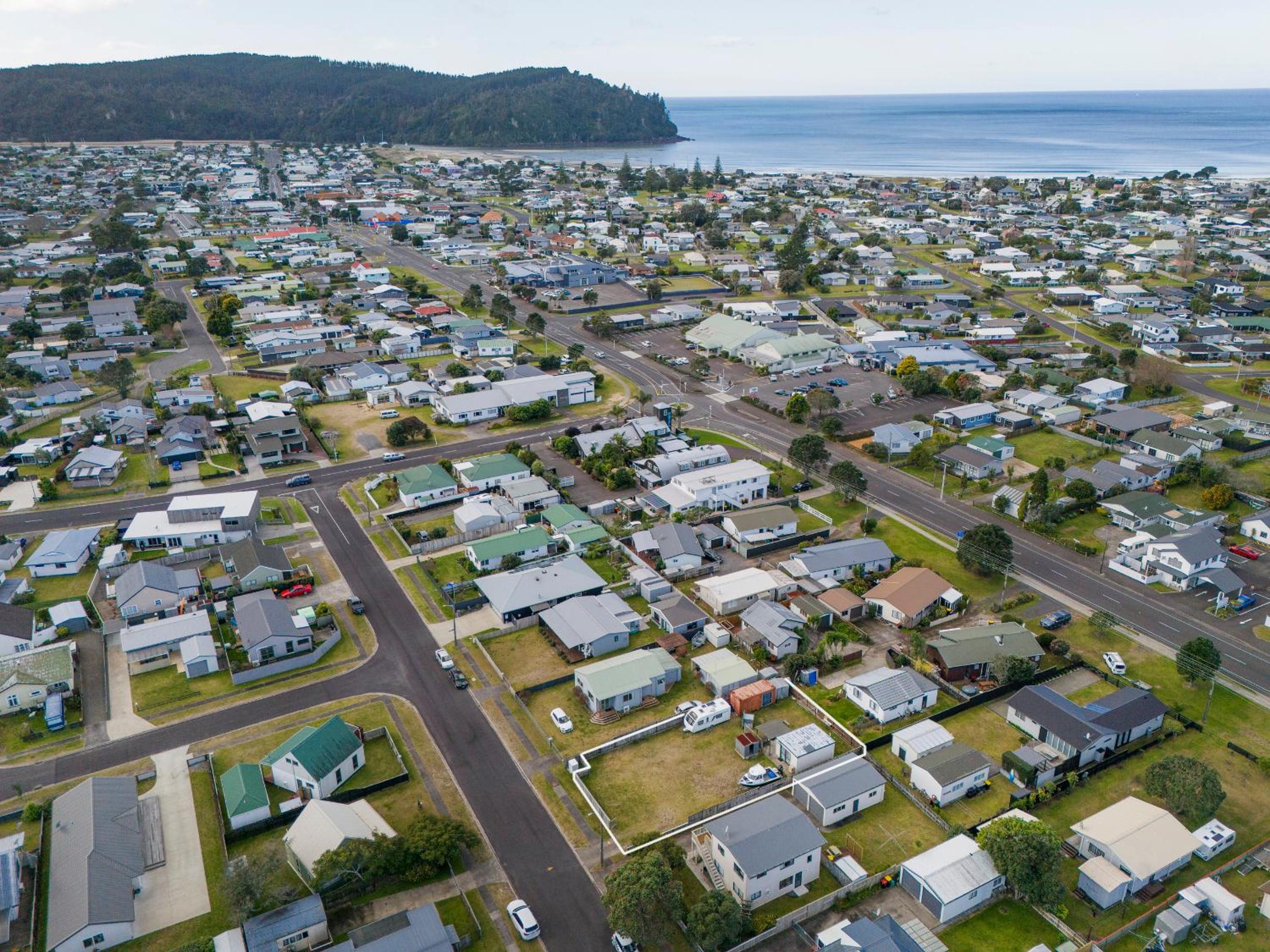 Holiday on Hampton - Whangamata Holiday Bach view 3