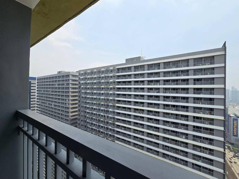 1BR Condotel with Balcony at FAME Residences #FM46 view 4