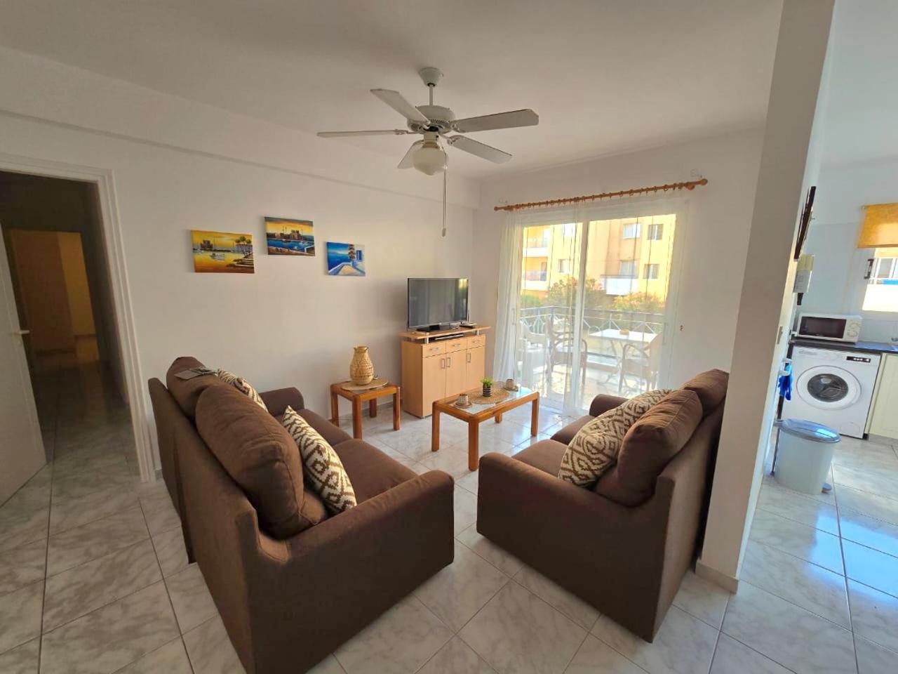 MyCyprusStay - Jo's Lovely 2 Bedroom Modern Apartment