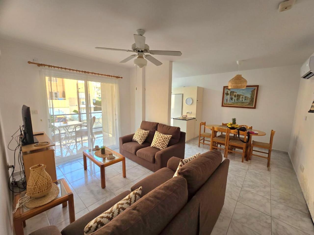 MyCyprusStay - Jo's Lovely 2 Bedroom Modern Apartment