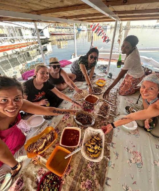 Nile Cruise 3 Nights Aswan to Luxor Sightseeing Included view 4
