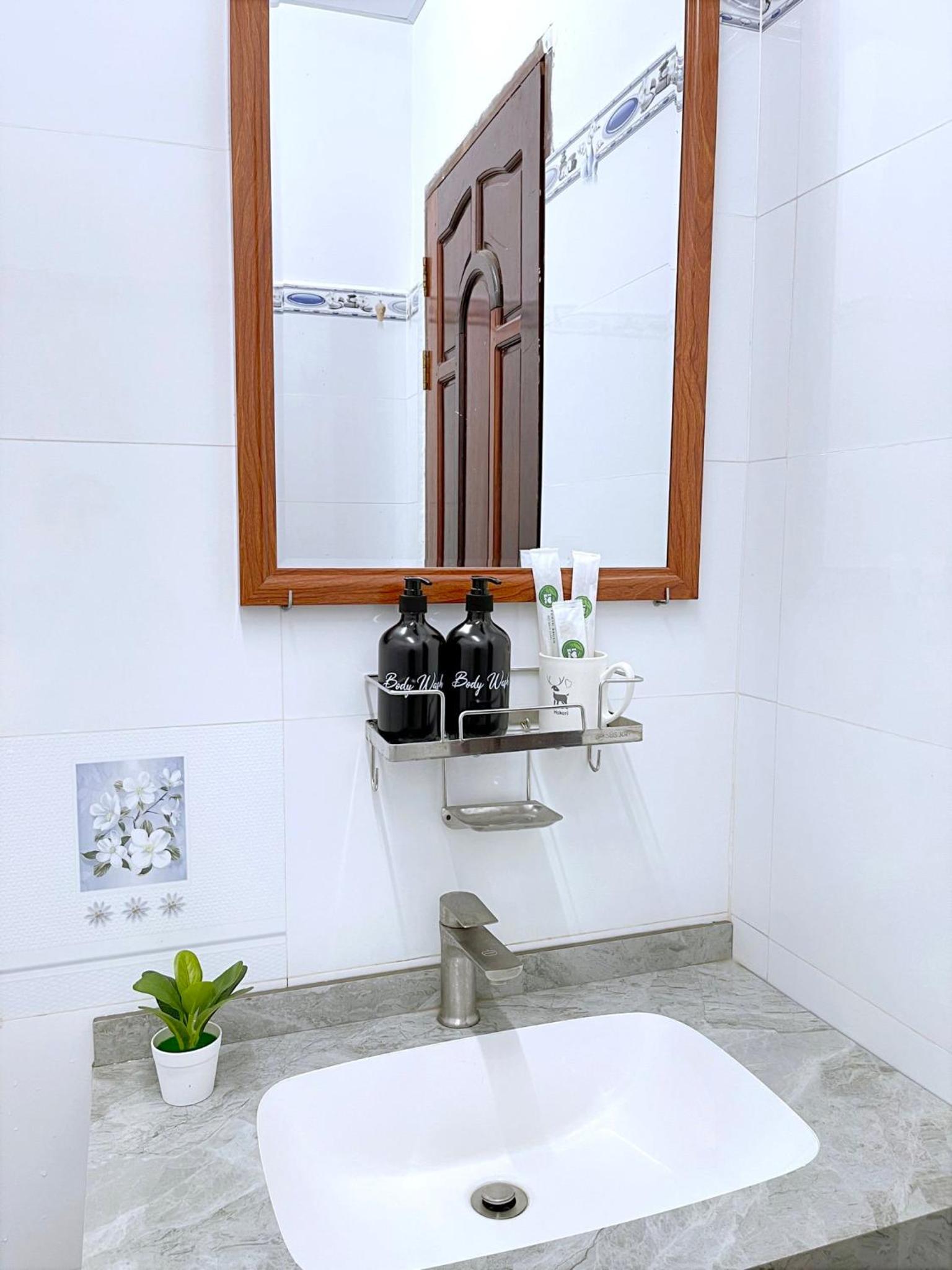 Nhà Khách Vạn Thành