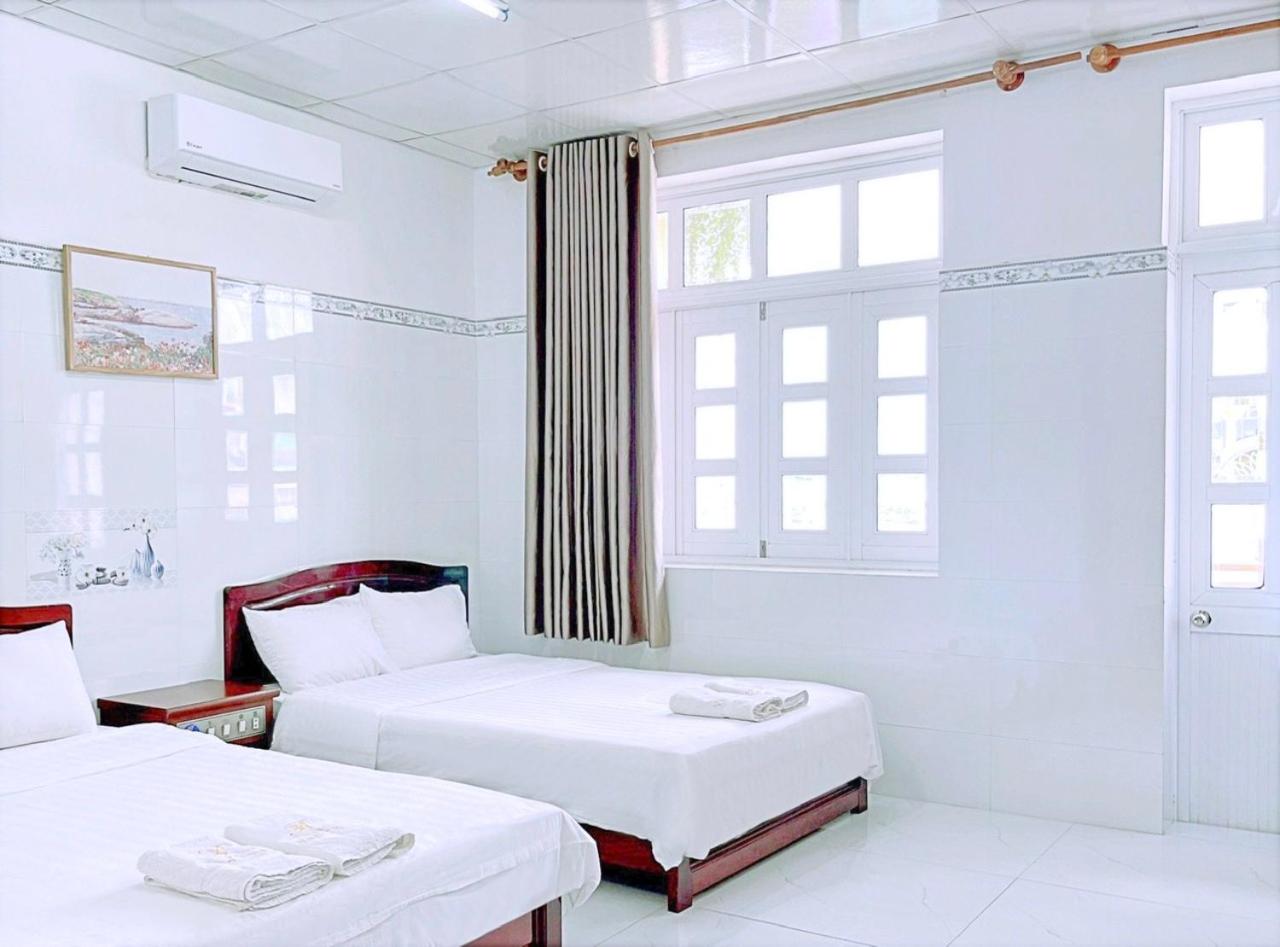 Nhà Khách Vạn Thành