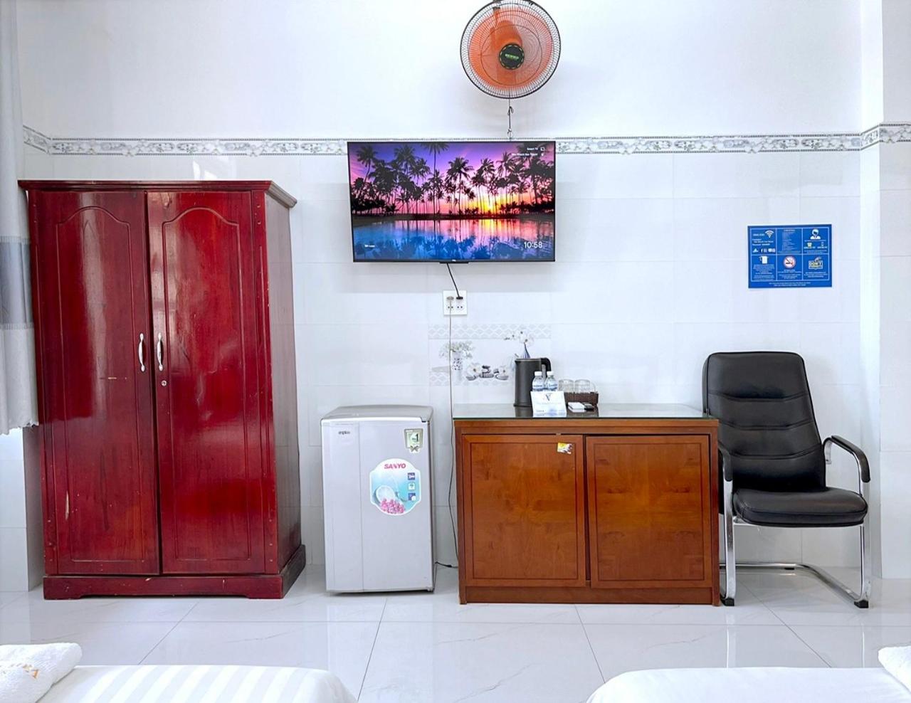 Nhà Khách Vạn Thành