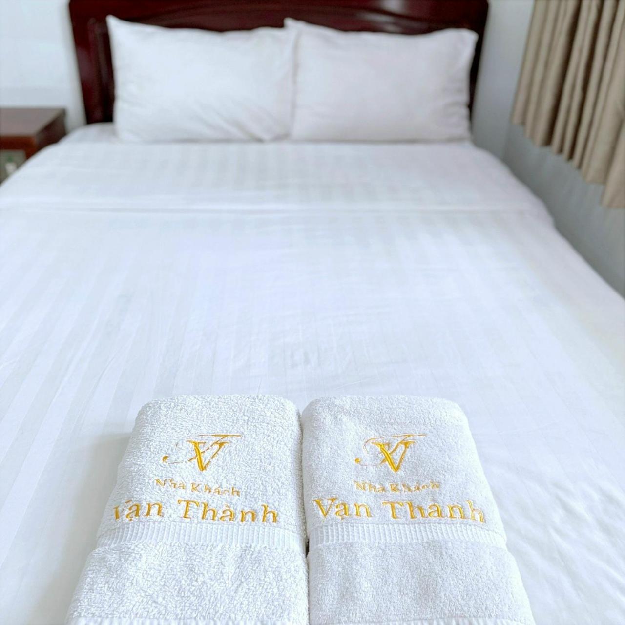 Nhà Khách Vạn Thành