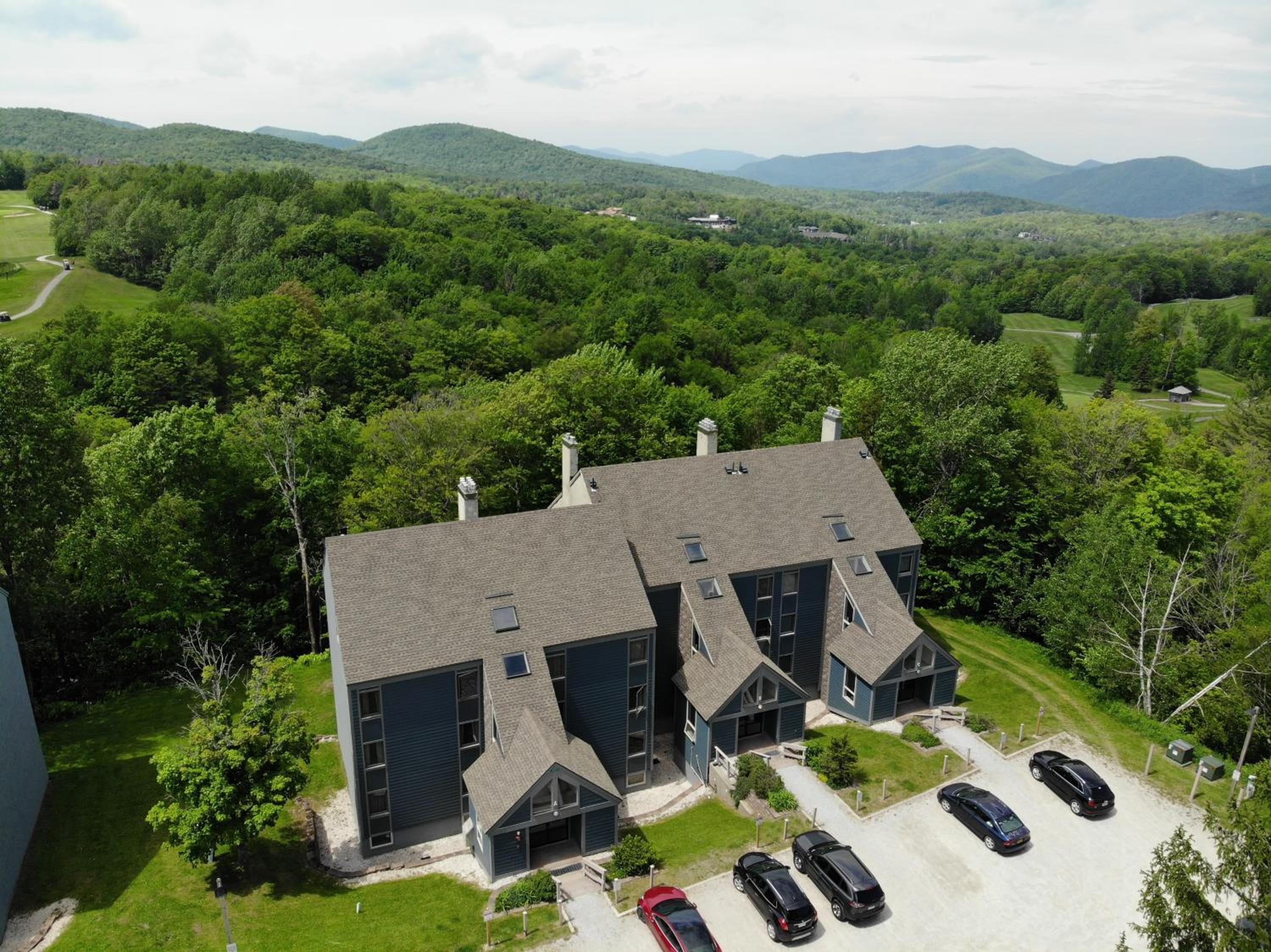 TreeTops - AC, Pool, Tennis, Close to Resort Biking