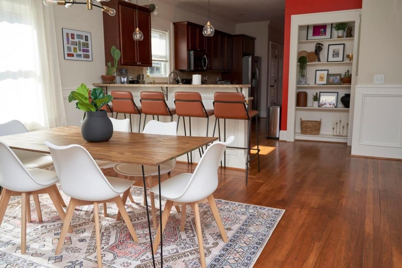 Downtown Gem 5 Min To City, Near Marta & Pullman view 3