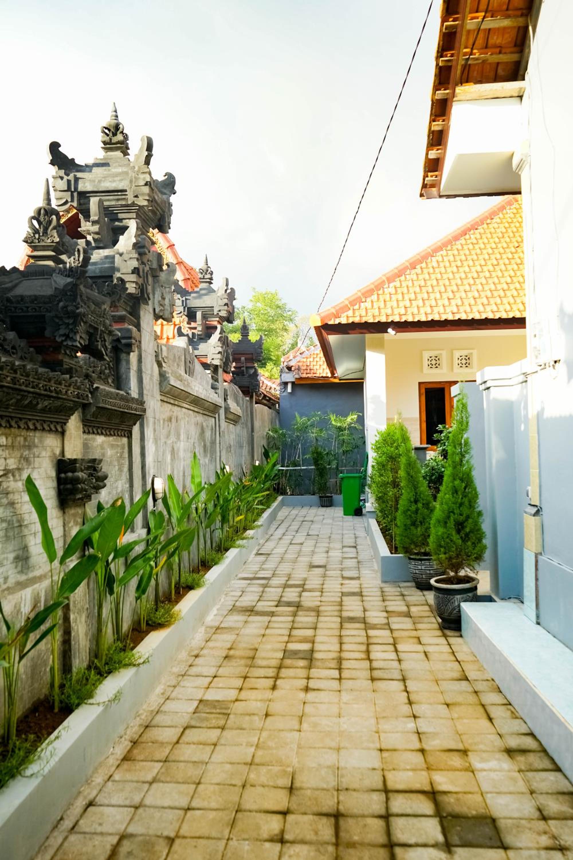 Adhi Homestay