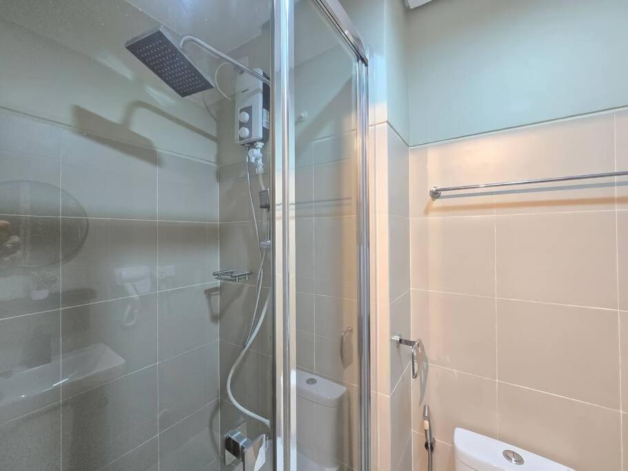1BR Condotel with Balcony at FAME Residences #FM48