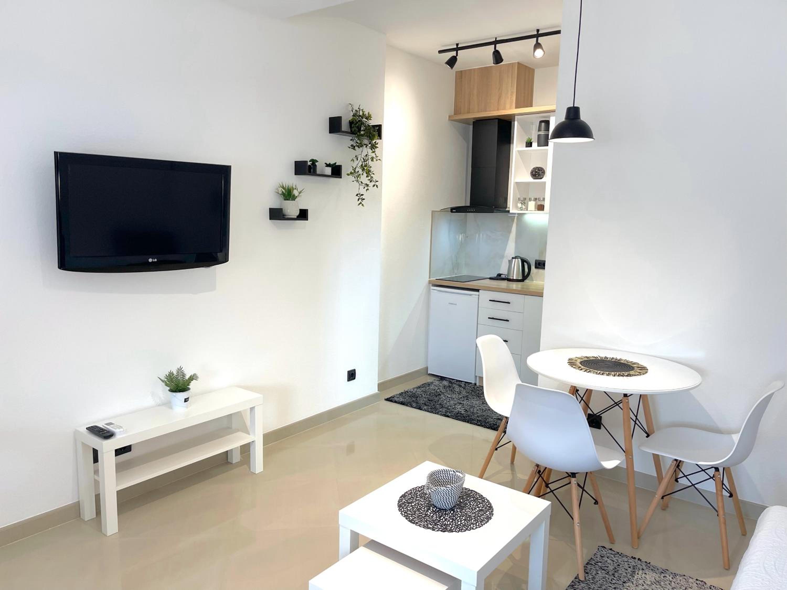 LAGUNA Apartments
