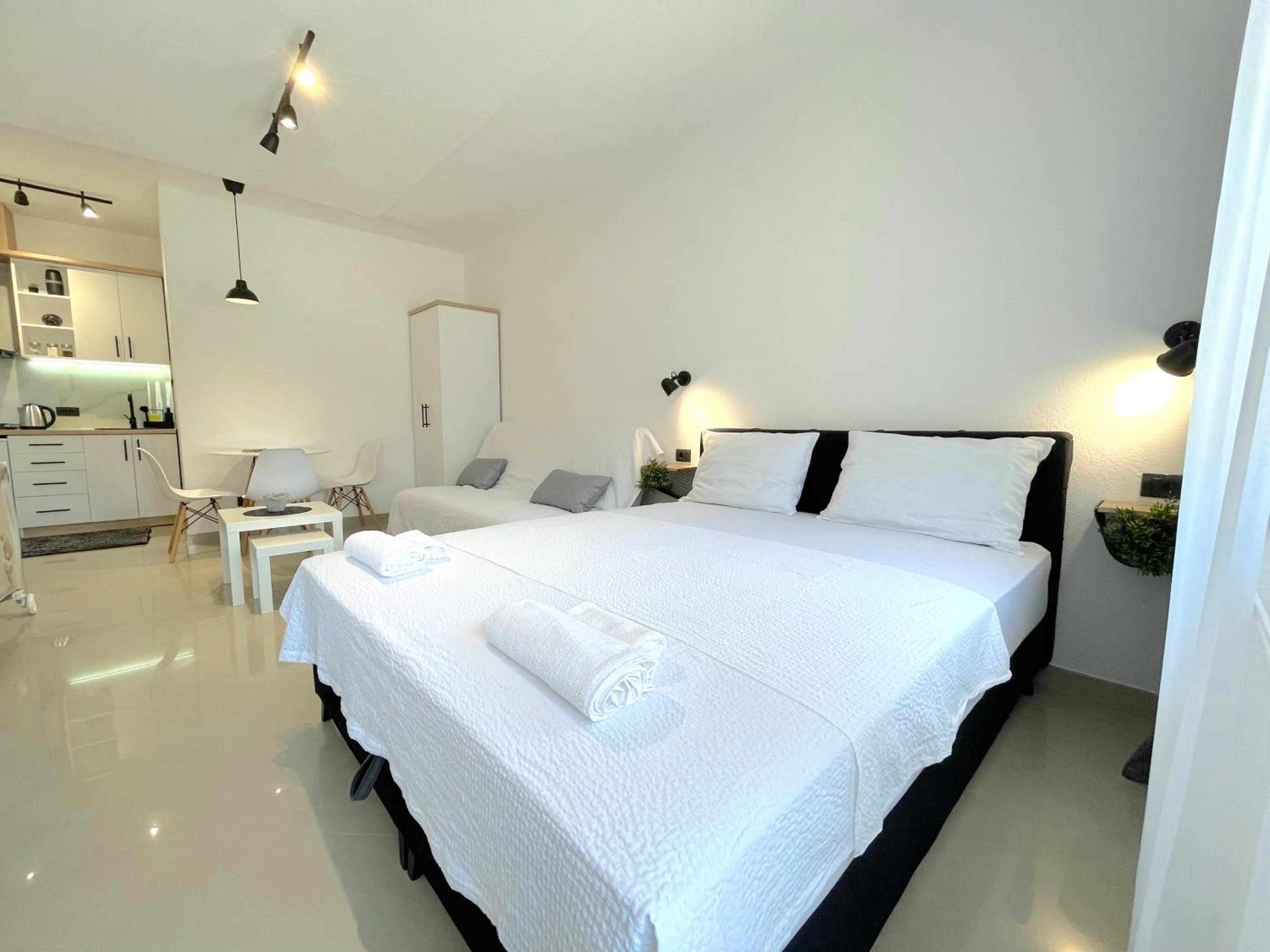 LAGUNA Apartments