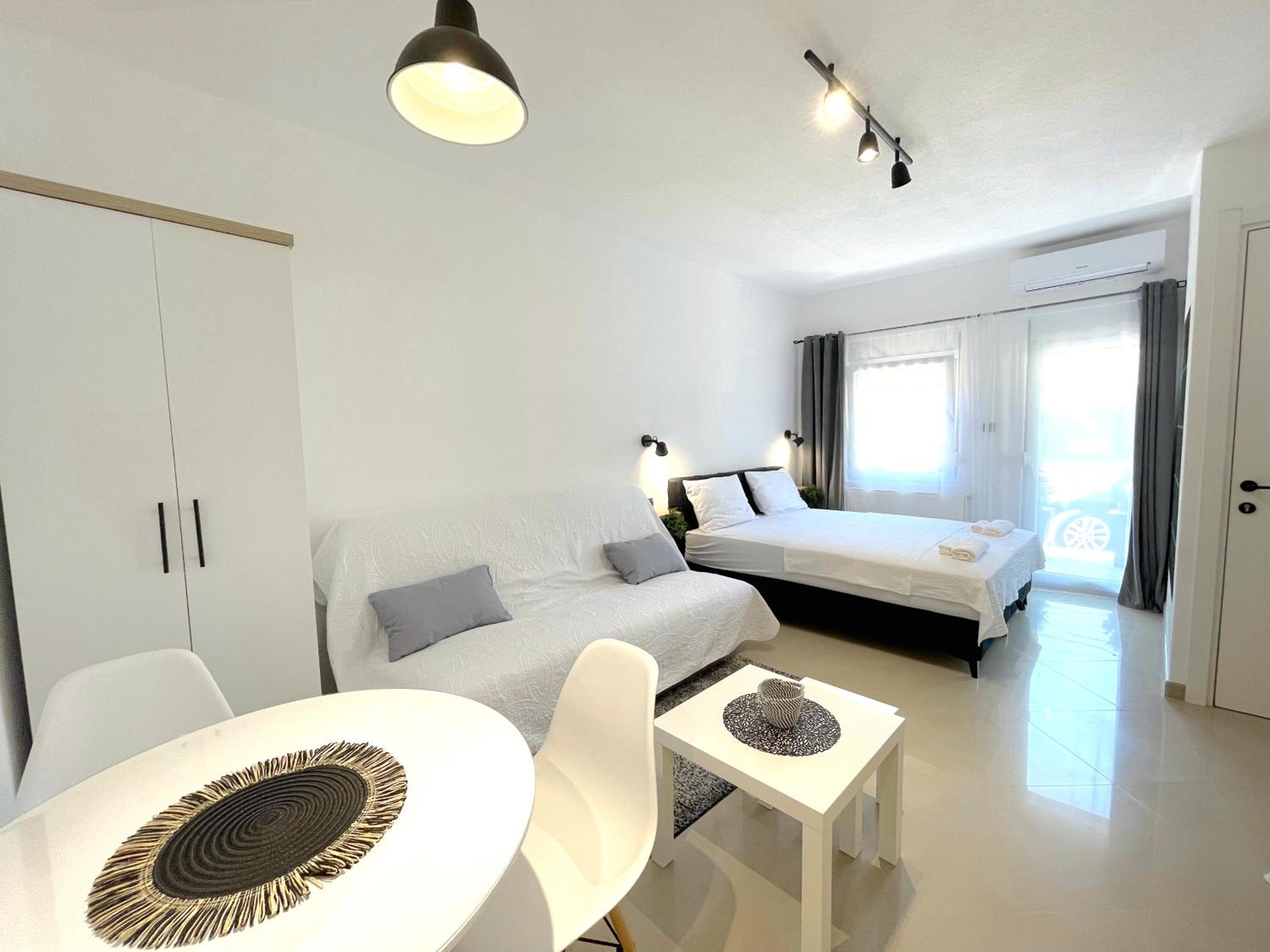 LAGUNA Apartments
