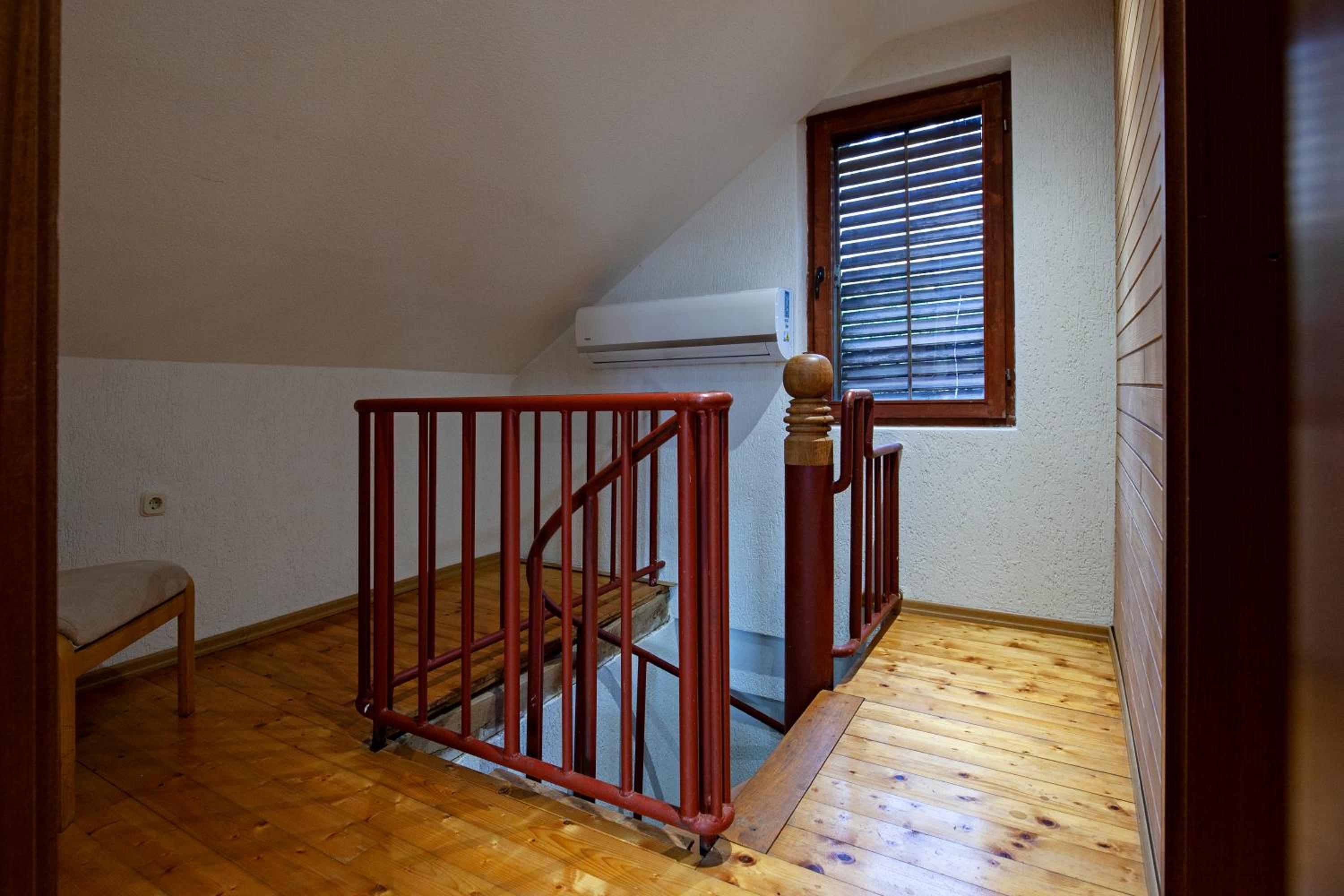 Bitrak House Megdani