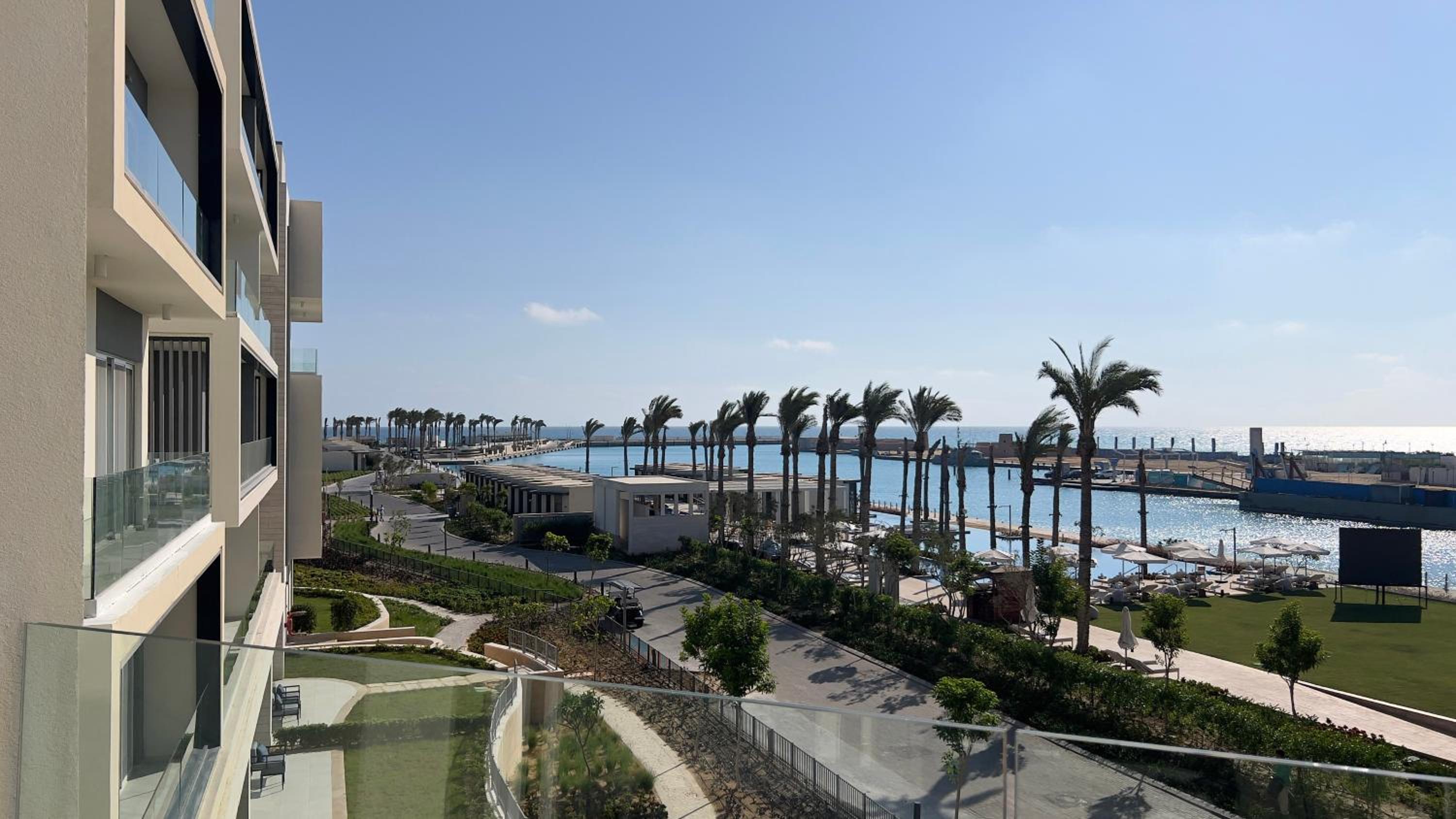 Marassi, Luxury Suite in Address Beach resort! service apartment
