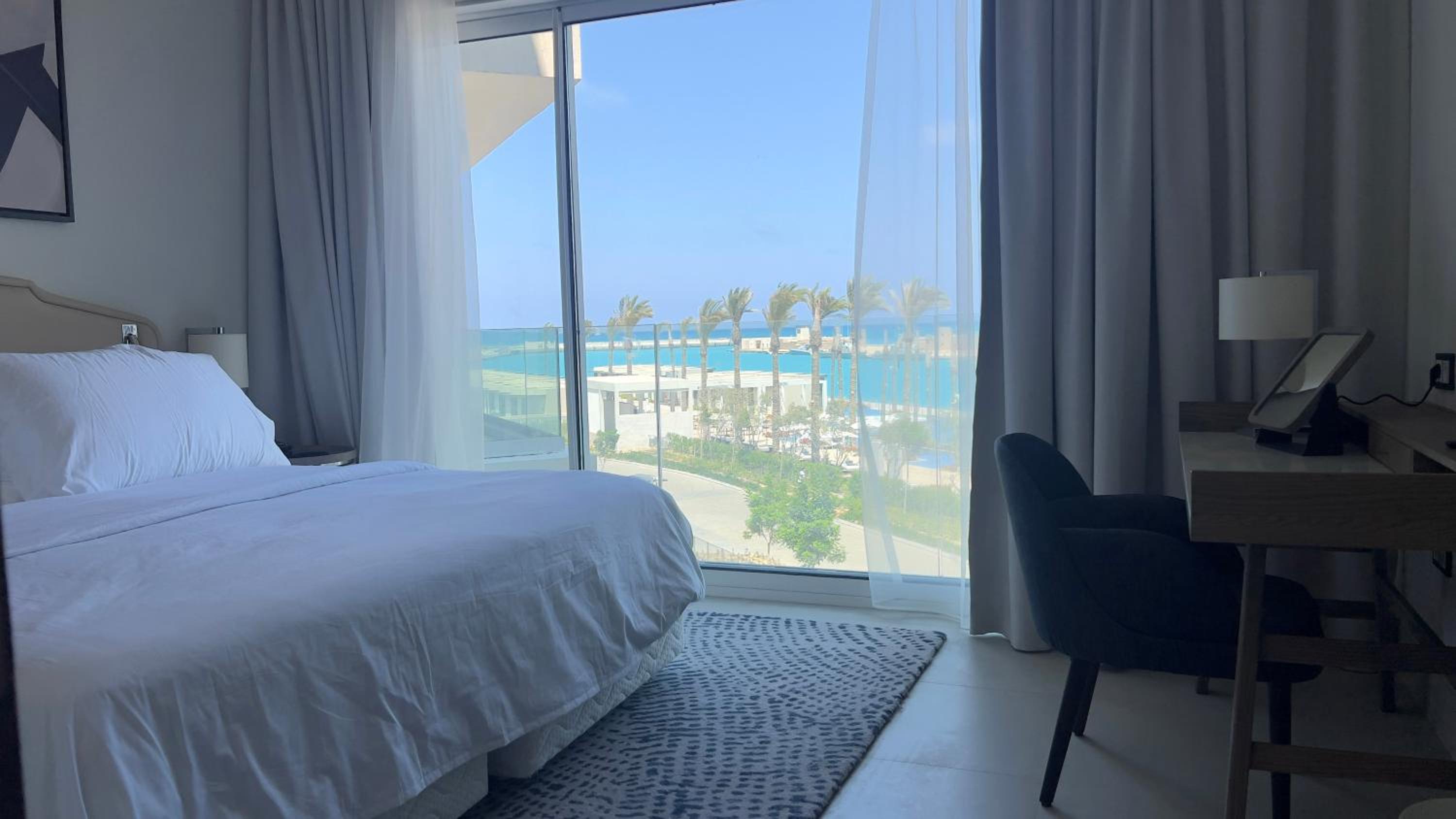 Marassi, Luxury Suite in Address Beach resort! service apartment