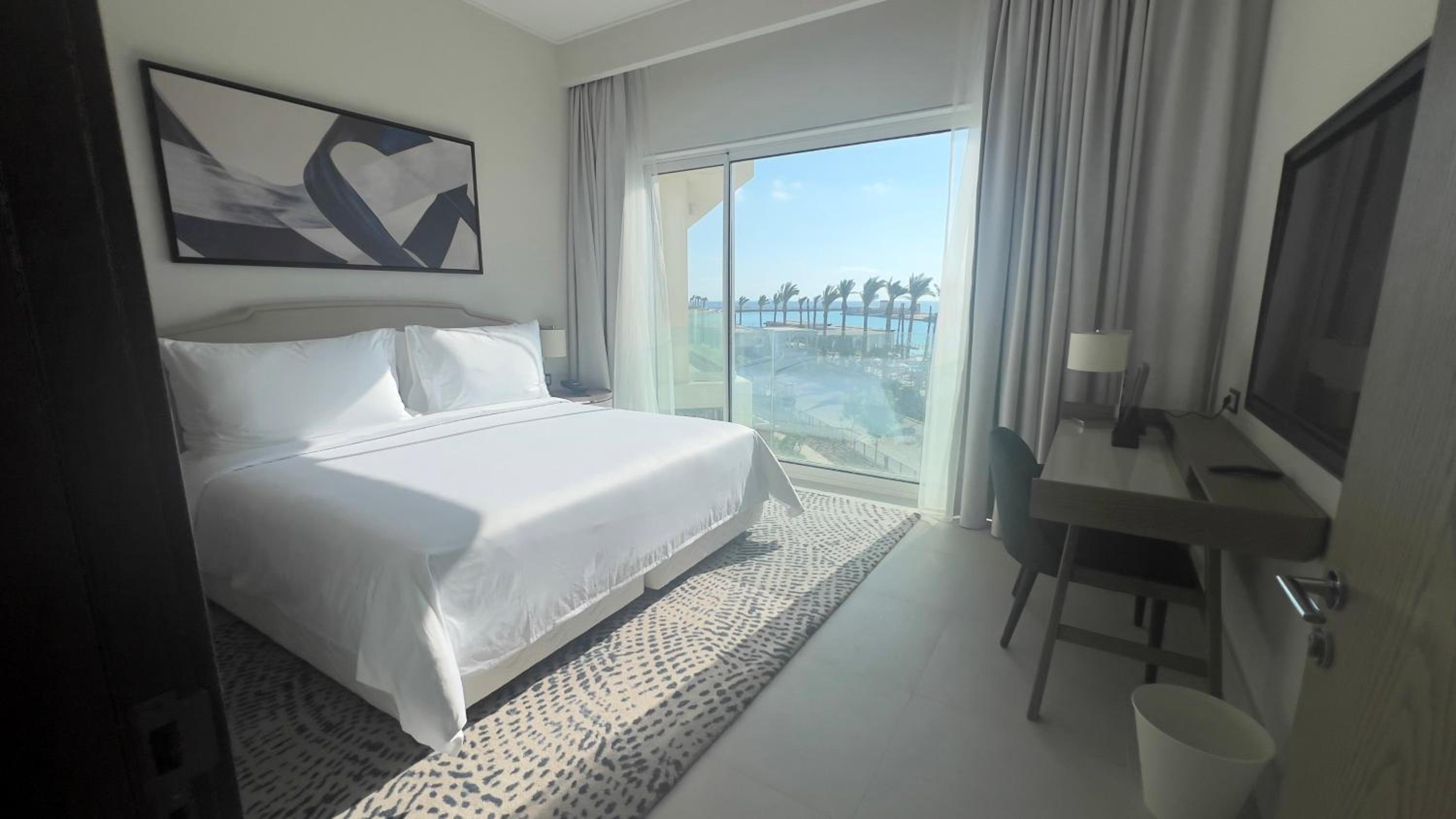 Marassi, Luxury Suite in Address Beach resort! service apartment