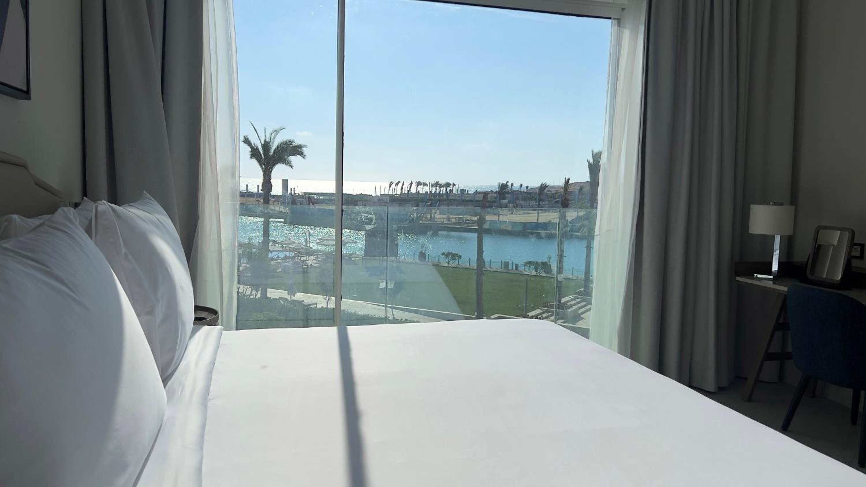 Marassi, Luxury Suite in Address Beach resort! service apartment
