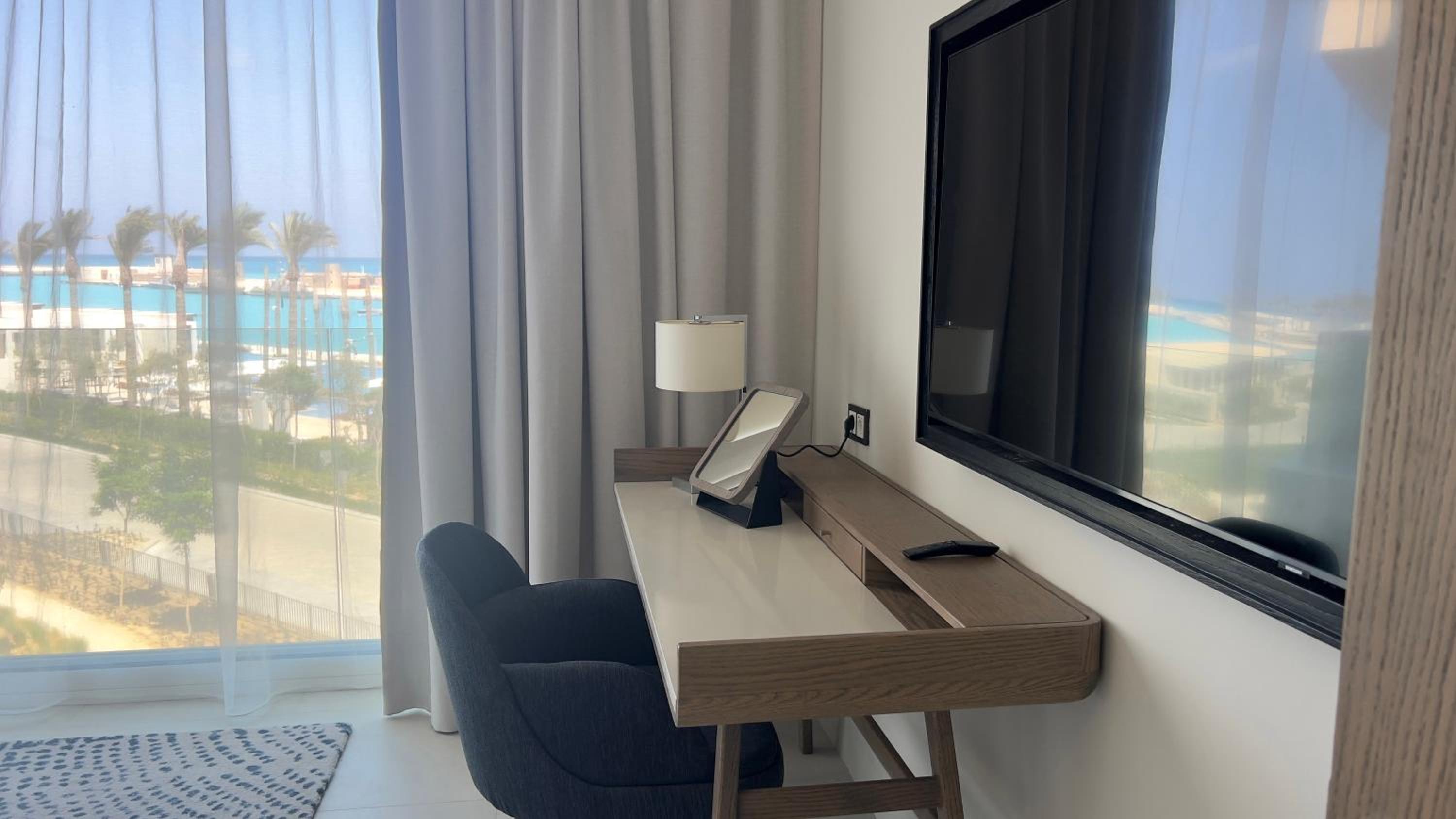 Marassi, Luxury Suite in Address Beach resort! service apartment