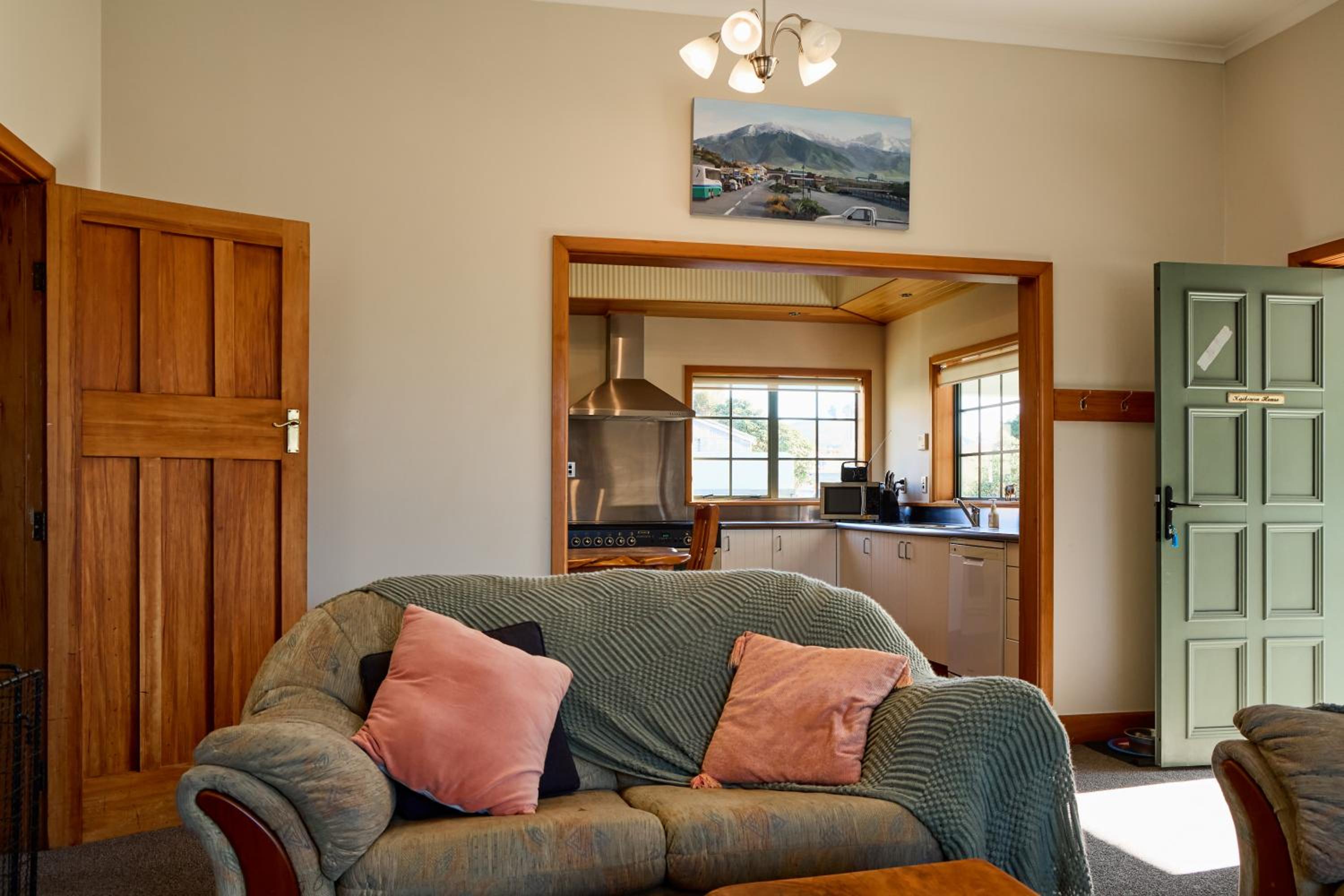 Charming Villa, Family Friendly, Handy to Town - KK14769 view 5