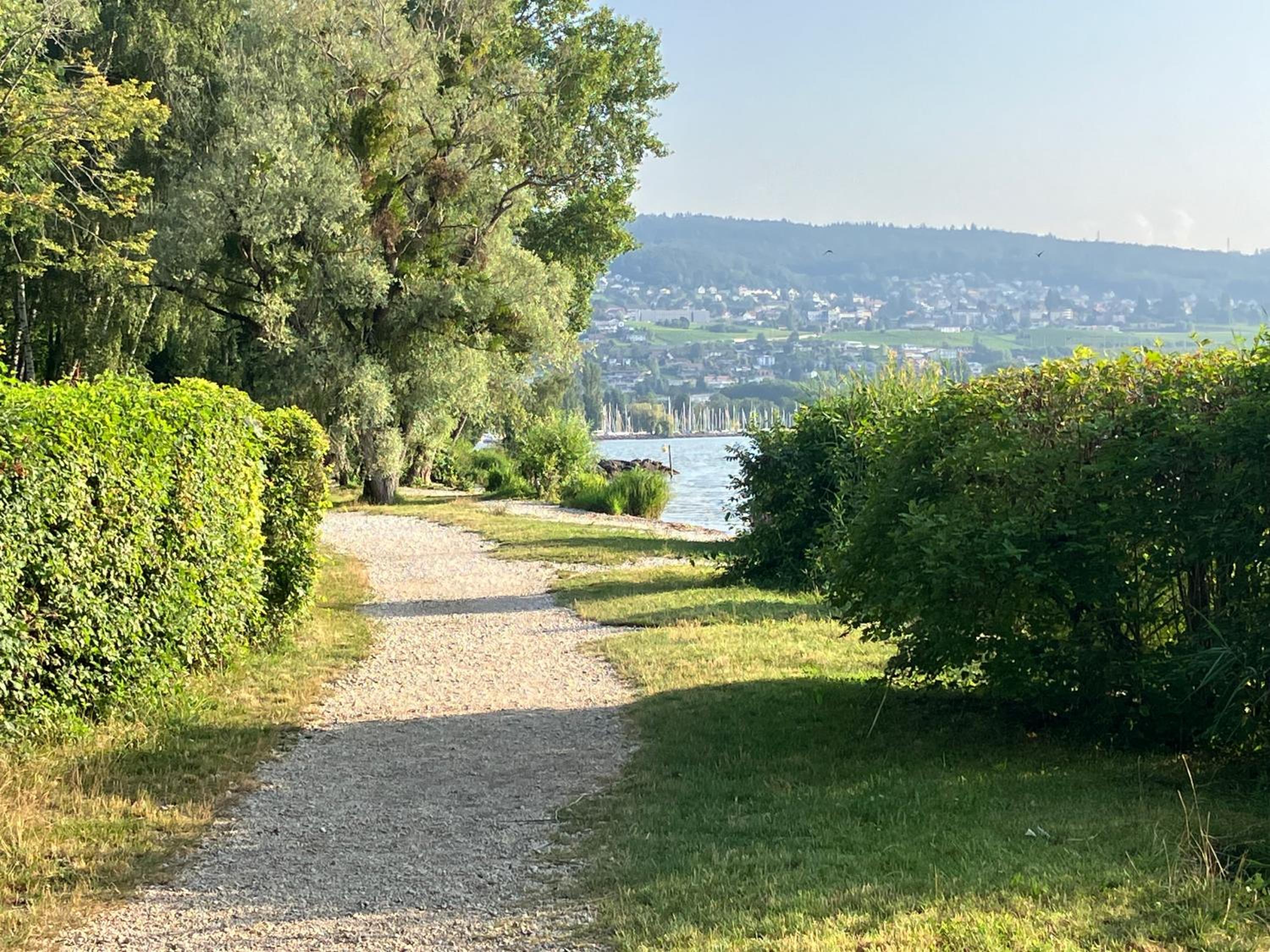 LE PIVERT, chalet confortable avec jardin à 100m du lac