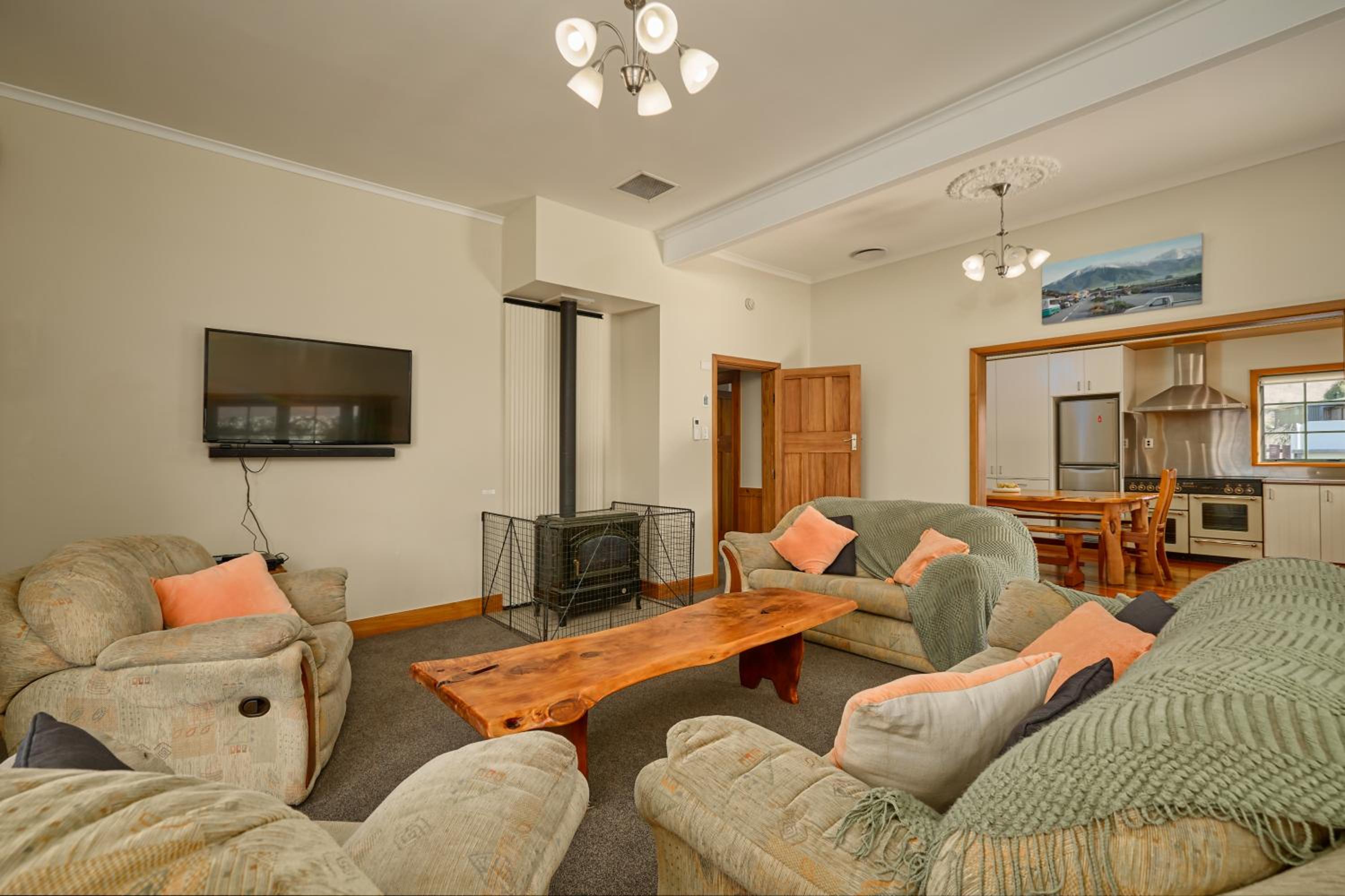 Charming Villa, Family Friendly, Handy to Town - KK14769 view 4
