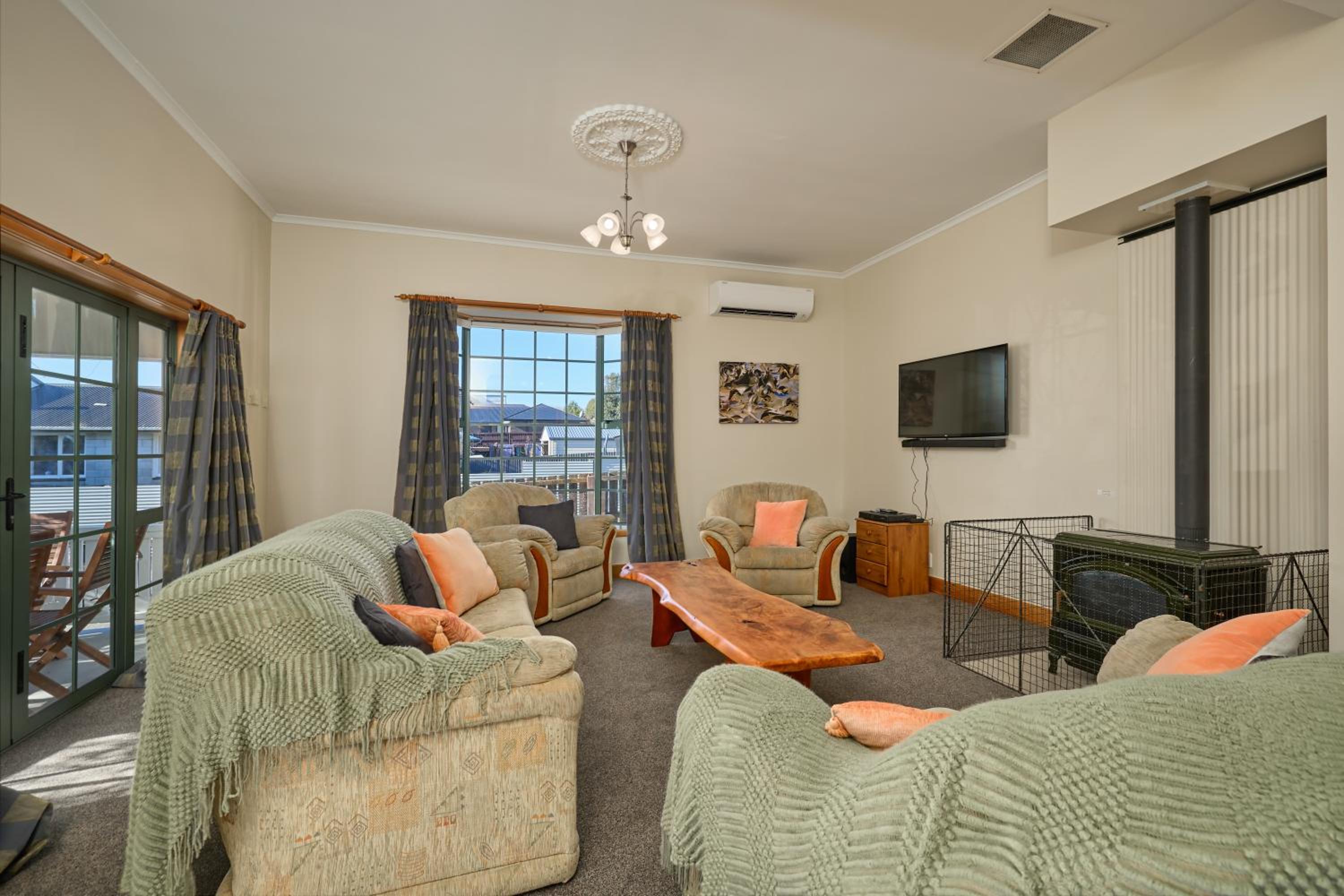 Charming Villa, Family Friendly, Handy to Town - KK14769 view 3