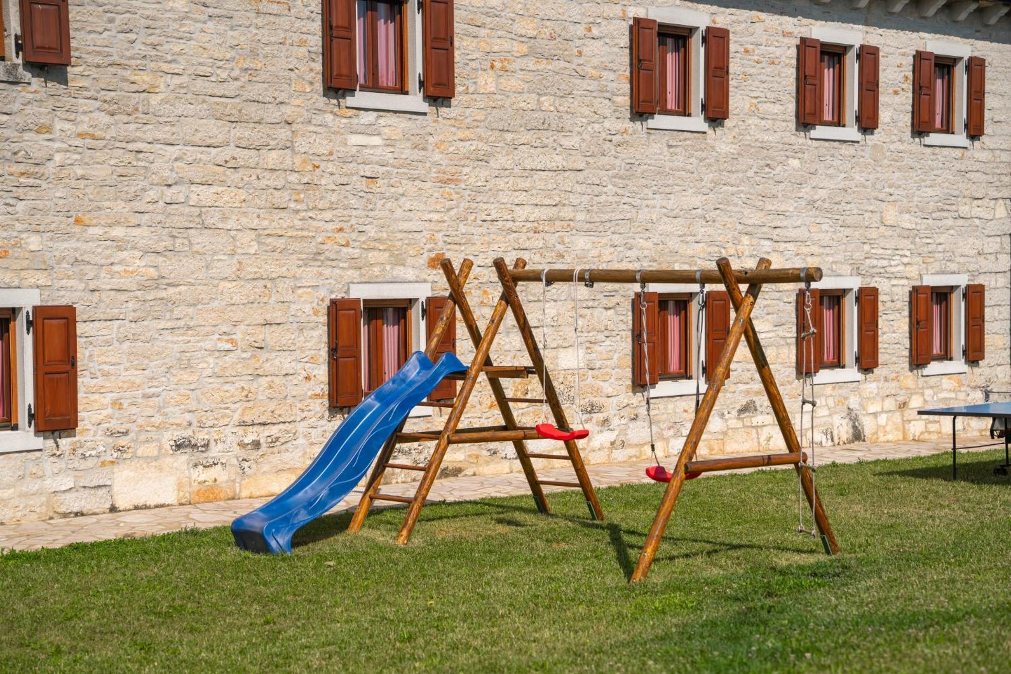 Photo 43