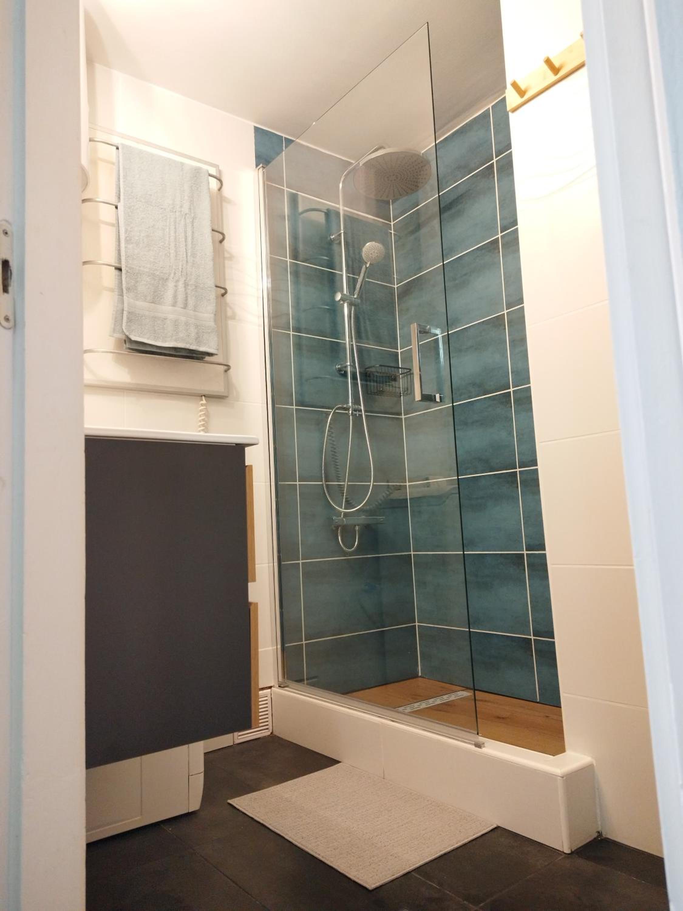 SkyBlue Apartment