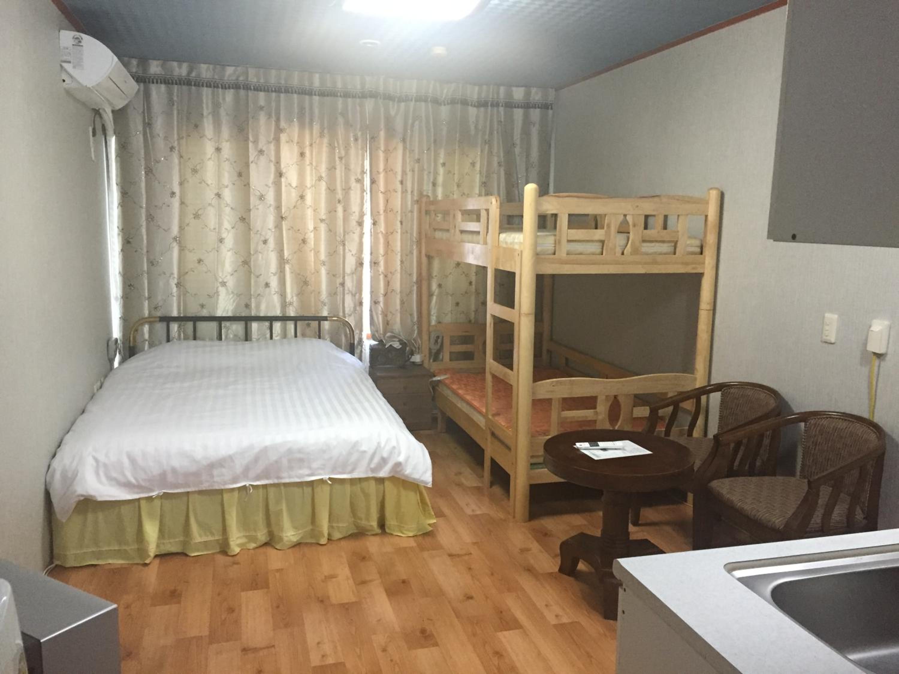 Shinyang Beach Pension