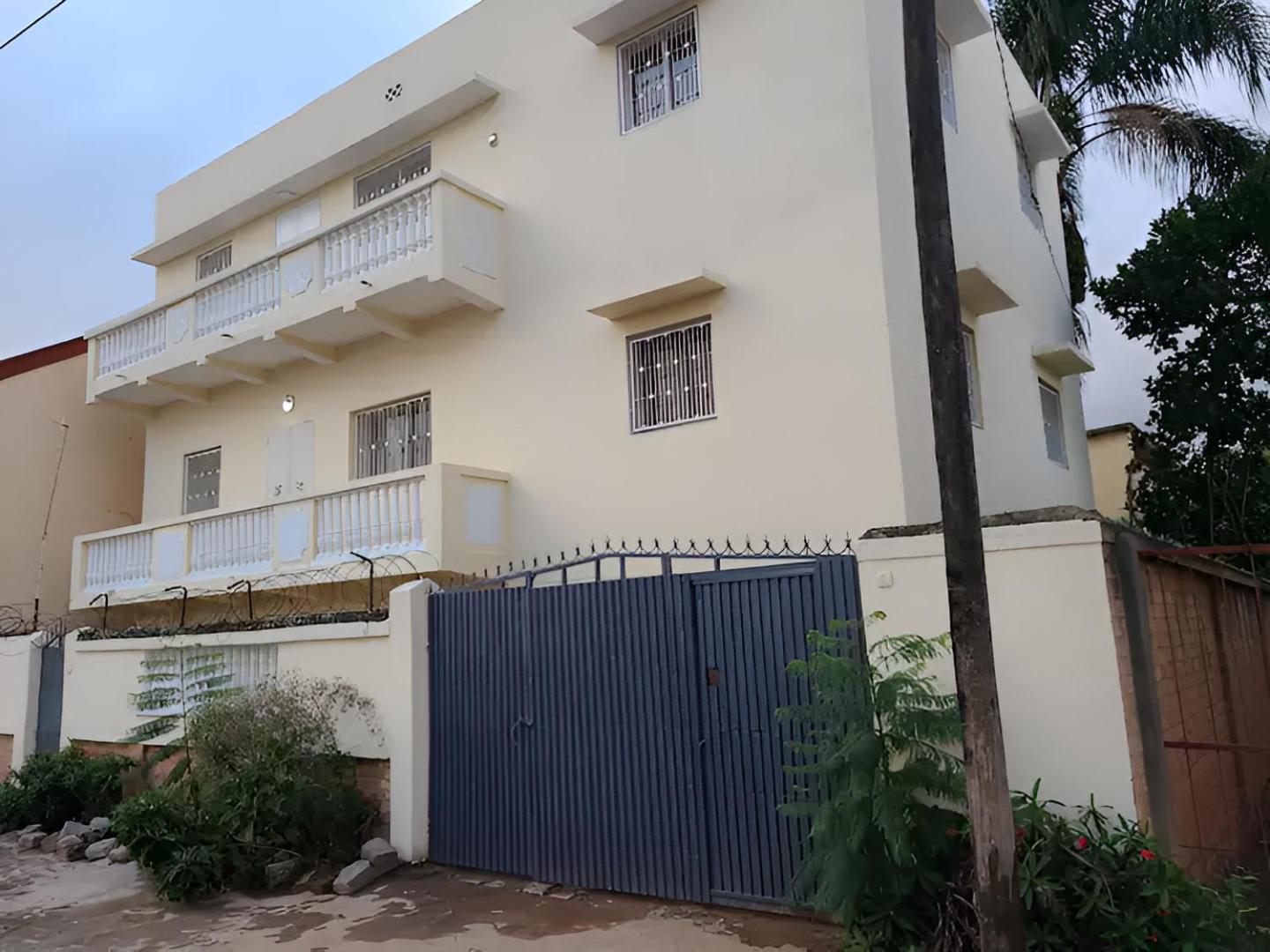 Maison Itaosy - Wifi Starlink, Garage & Jardin view 5